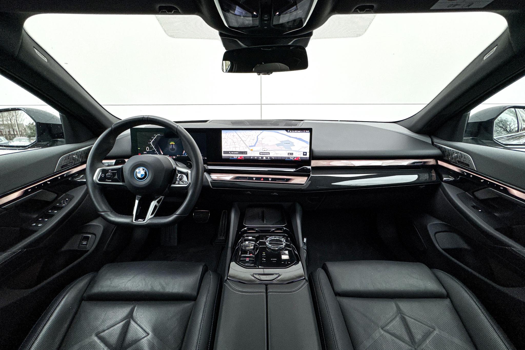 Foto van BMW 550e xDrive