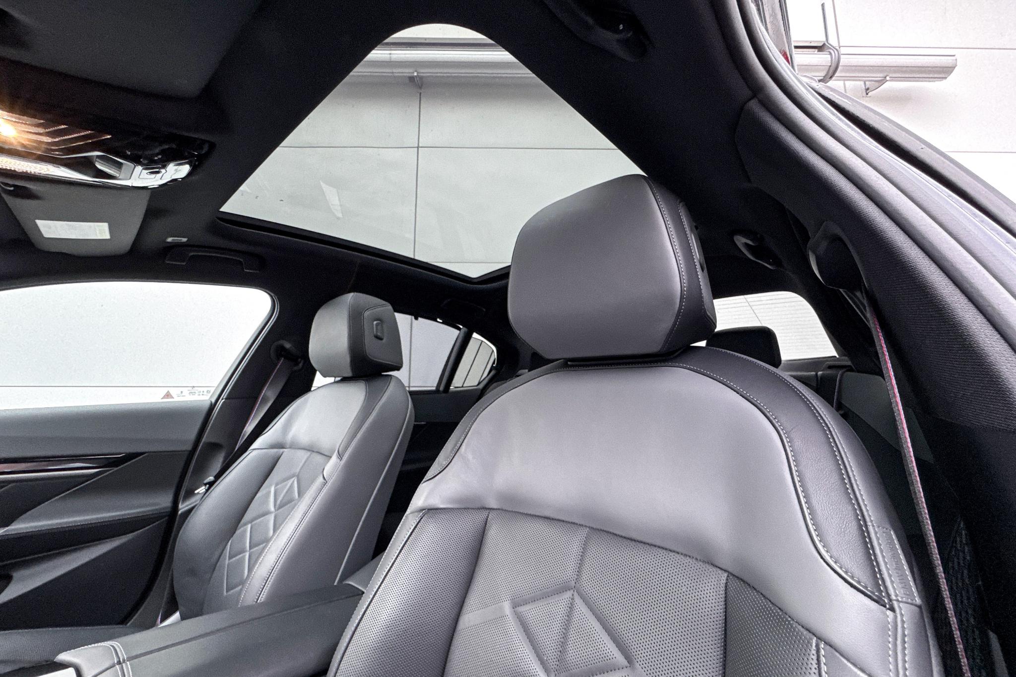 Foto van BMW 550e xDrive