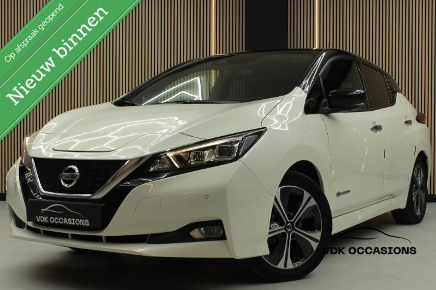 Nissan Nissan Leaf 40kwh Tekna 40 kWh | 360°| Stoel/Stuurverw| Keyless| 2019 - voorkant