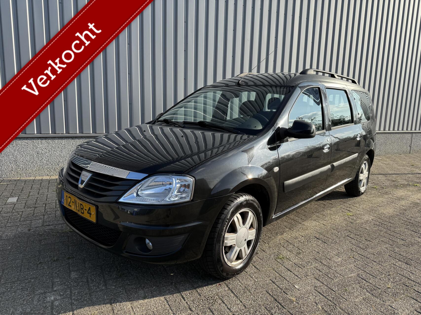 Dacia Logan 1.6 Blackline 7p. 2010 - voorkant