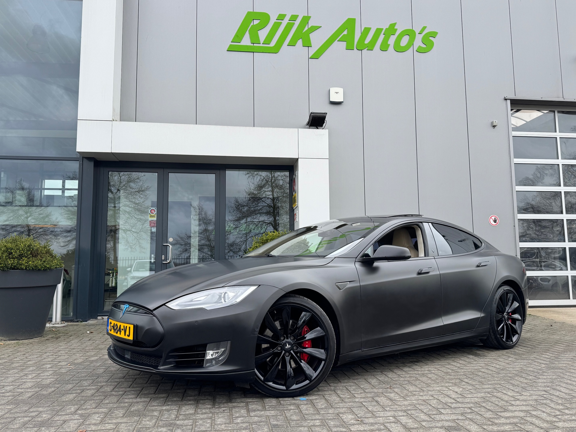 Tesla Model S 85D Performance 2015 - voorkant