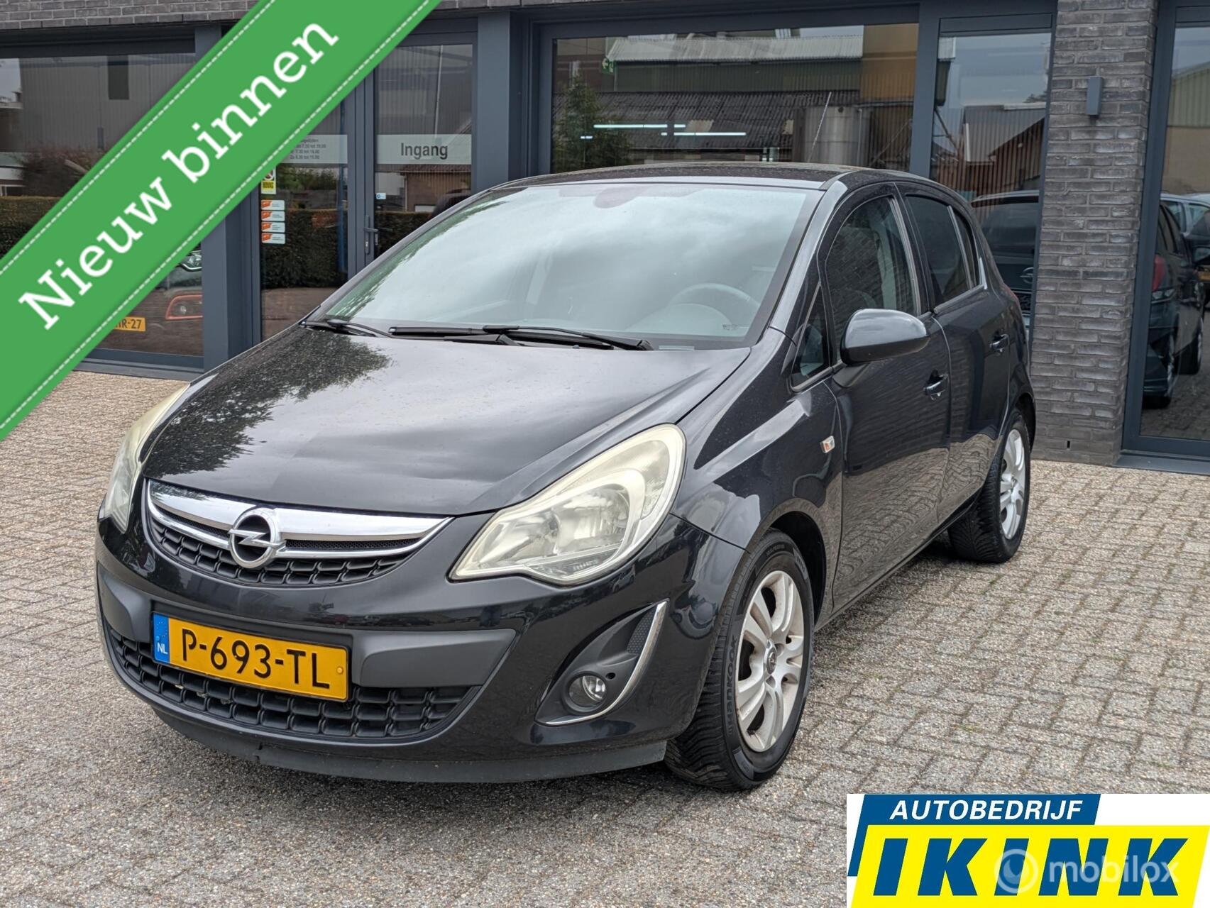 Opel Corsa 1.4-16V 2012 - voorkant