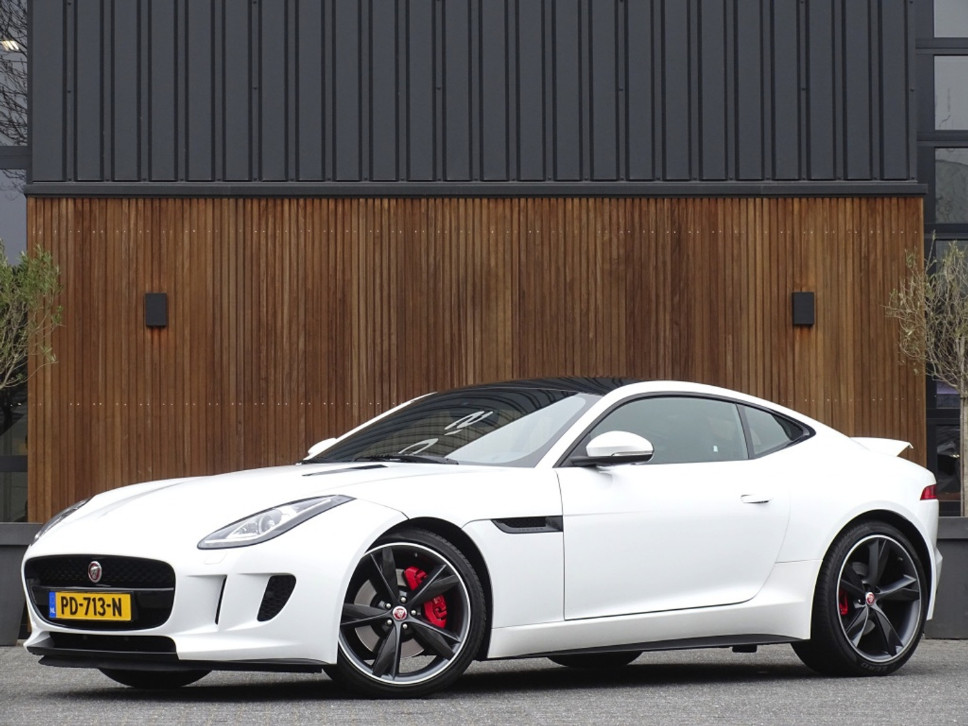 Jaguar F-type 3.0 V6 Coupé 2017 - voorkant