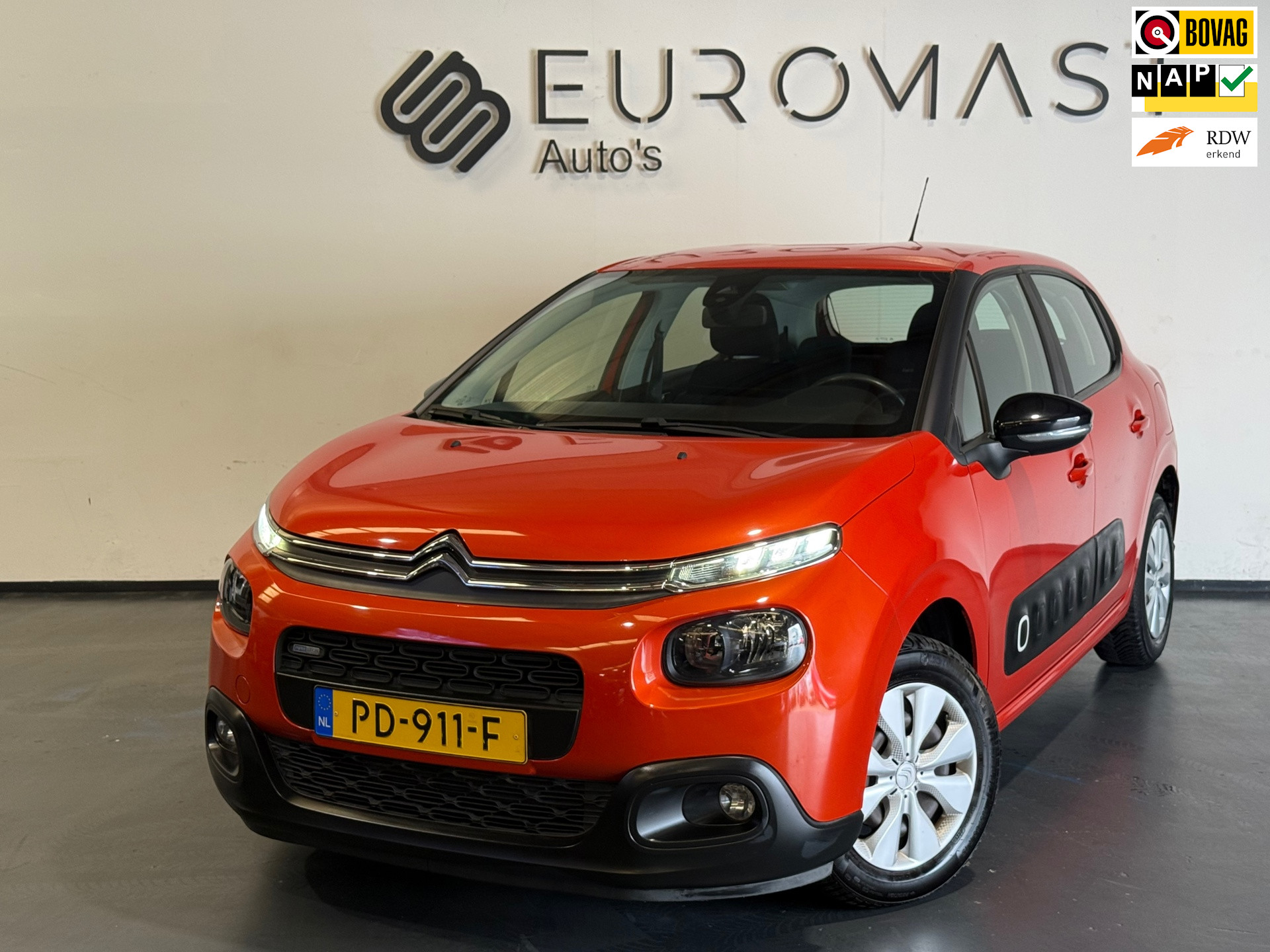 Citroen C3 1.2 PureTech Feel 105g Navi Cruise Airco Pdc Nieuwe Apk 2017 - voorkant