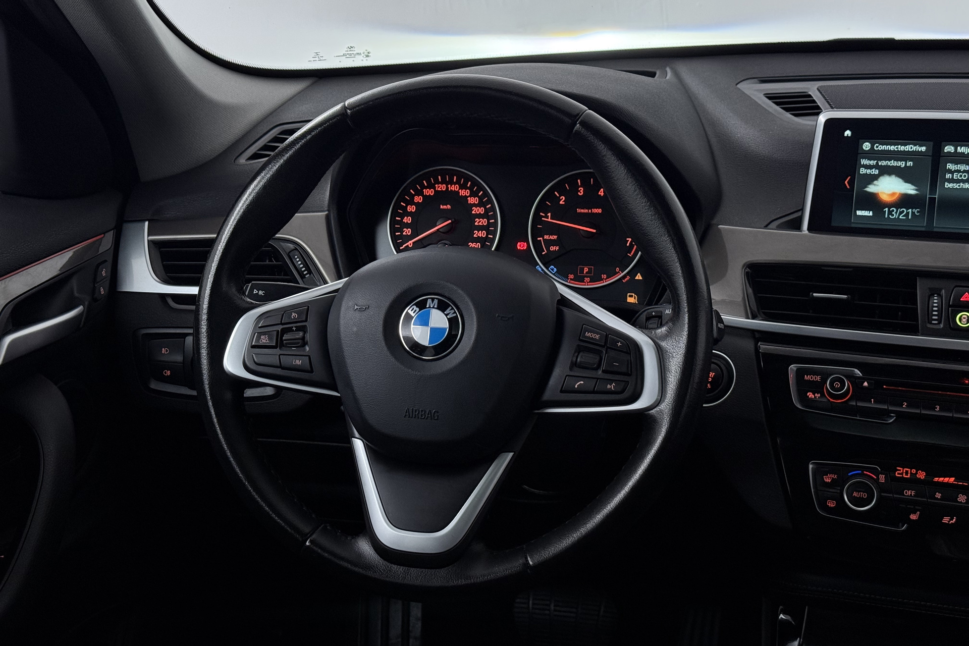 Foto van BMW X1 Xdrive20i