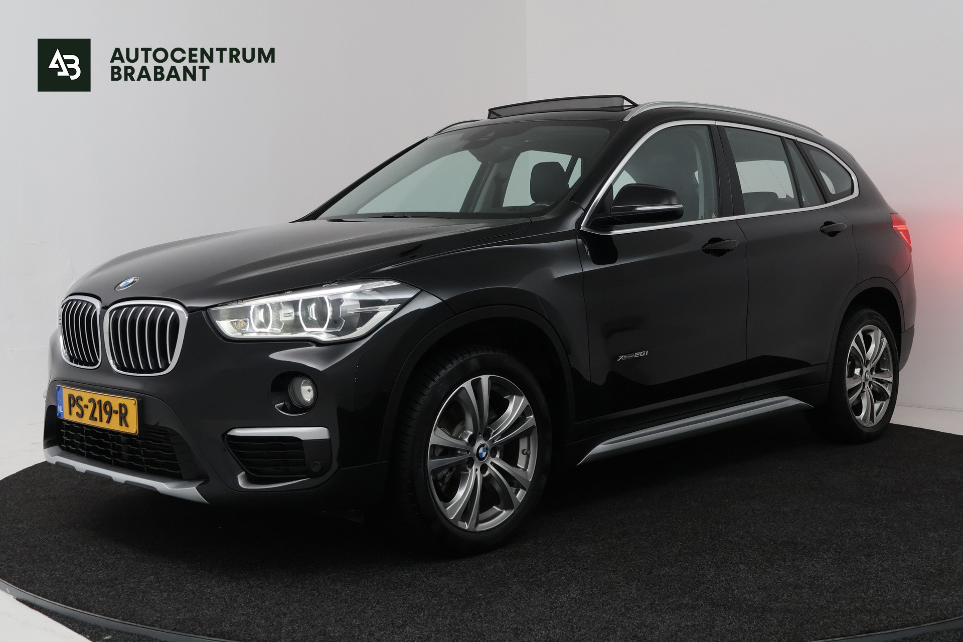 Foto van BMW X1 Xdrive20i