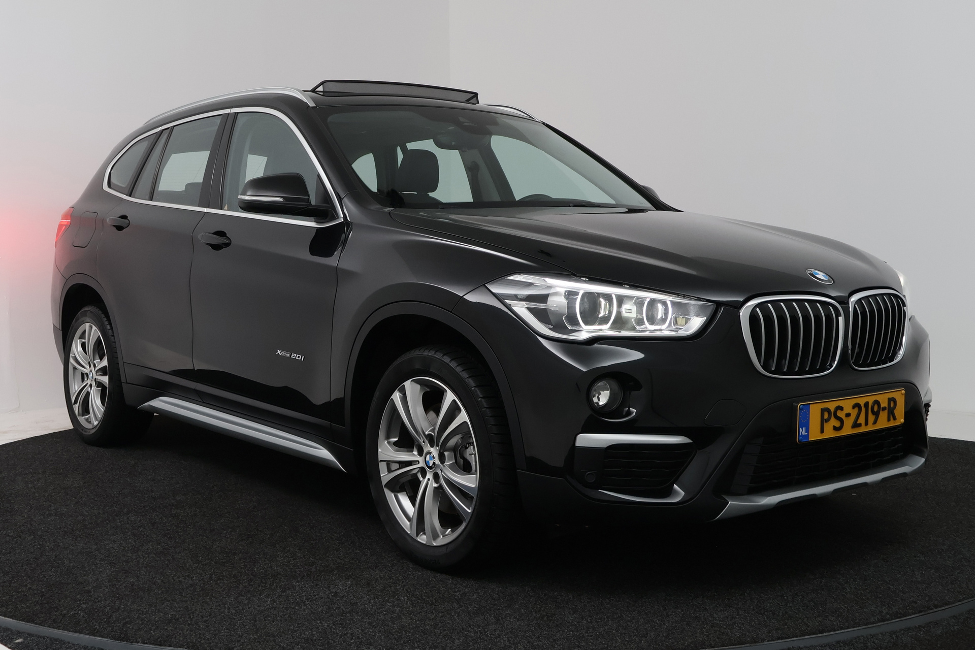 Foto van BMW X1 Xdrive20i