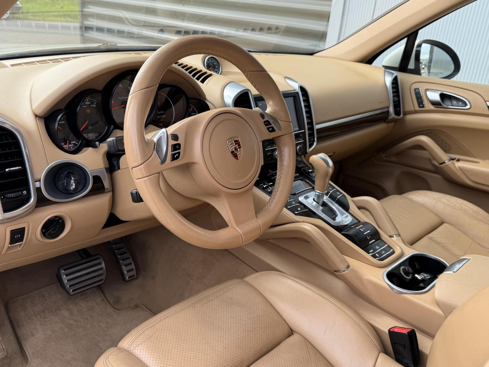 Foto van Porsche Cayenne S Hybrid