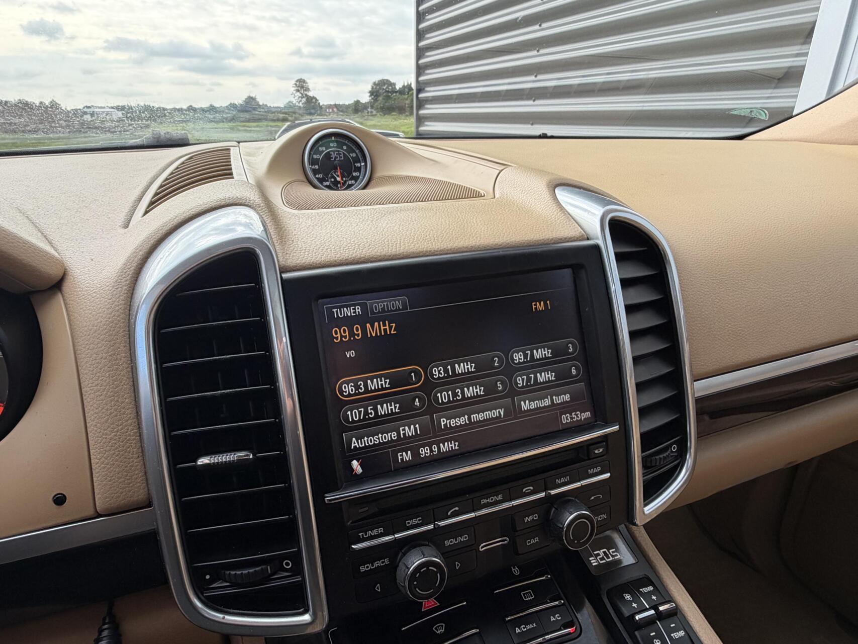 Foto van Porsche Cayenne S Hybrid