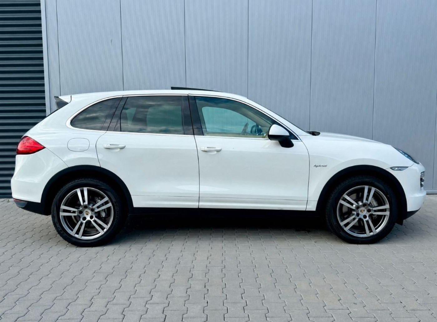 Foto van Porsche Cayenne S Hybrid