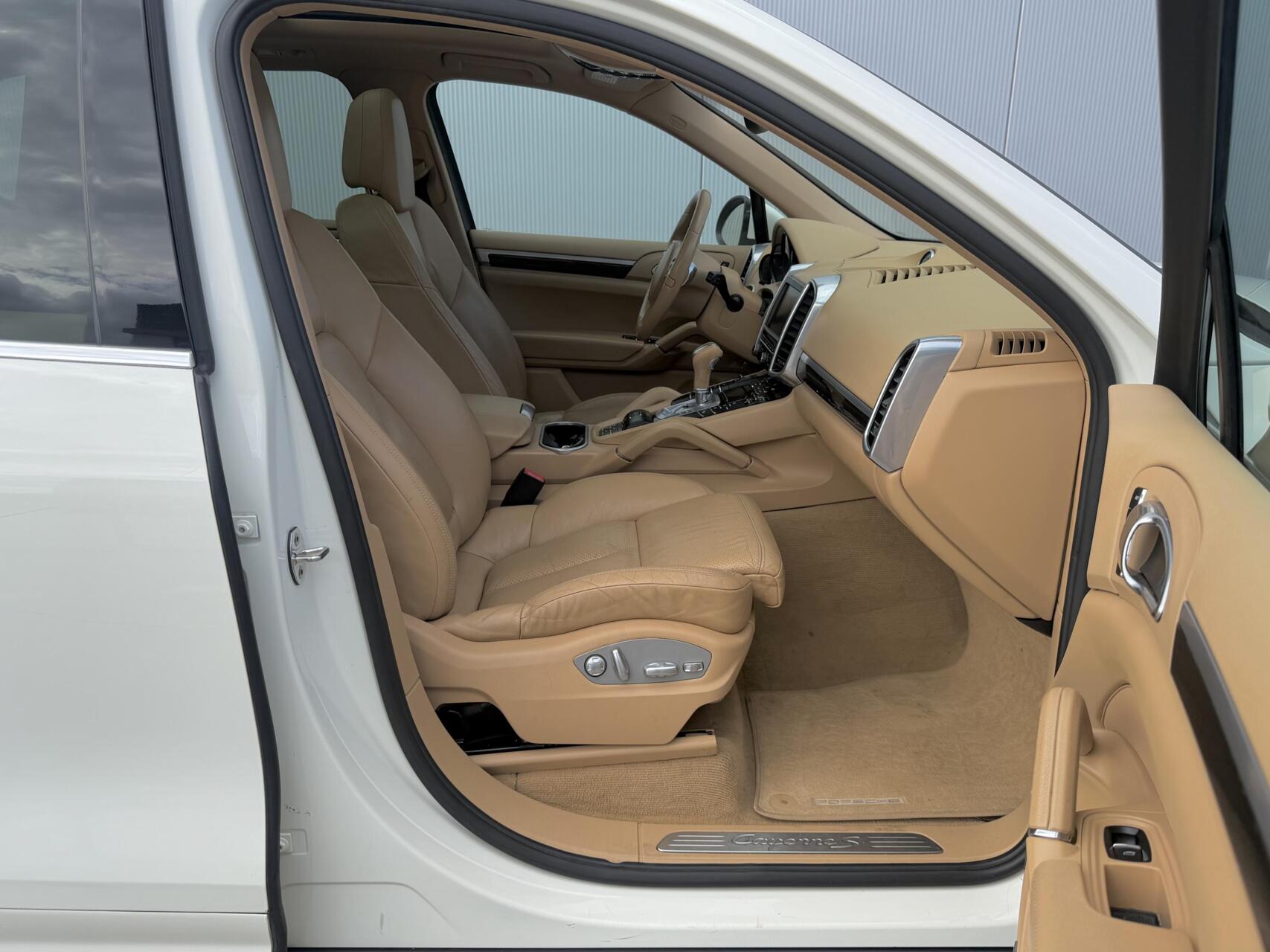 Foto van Porsche Cayenne S Hybrid
