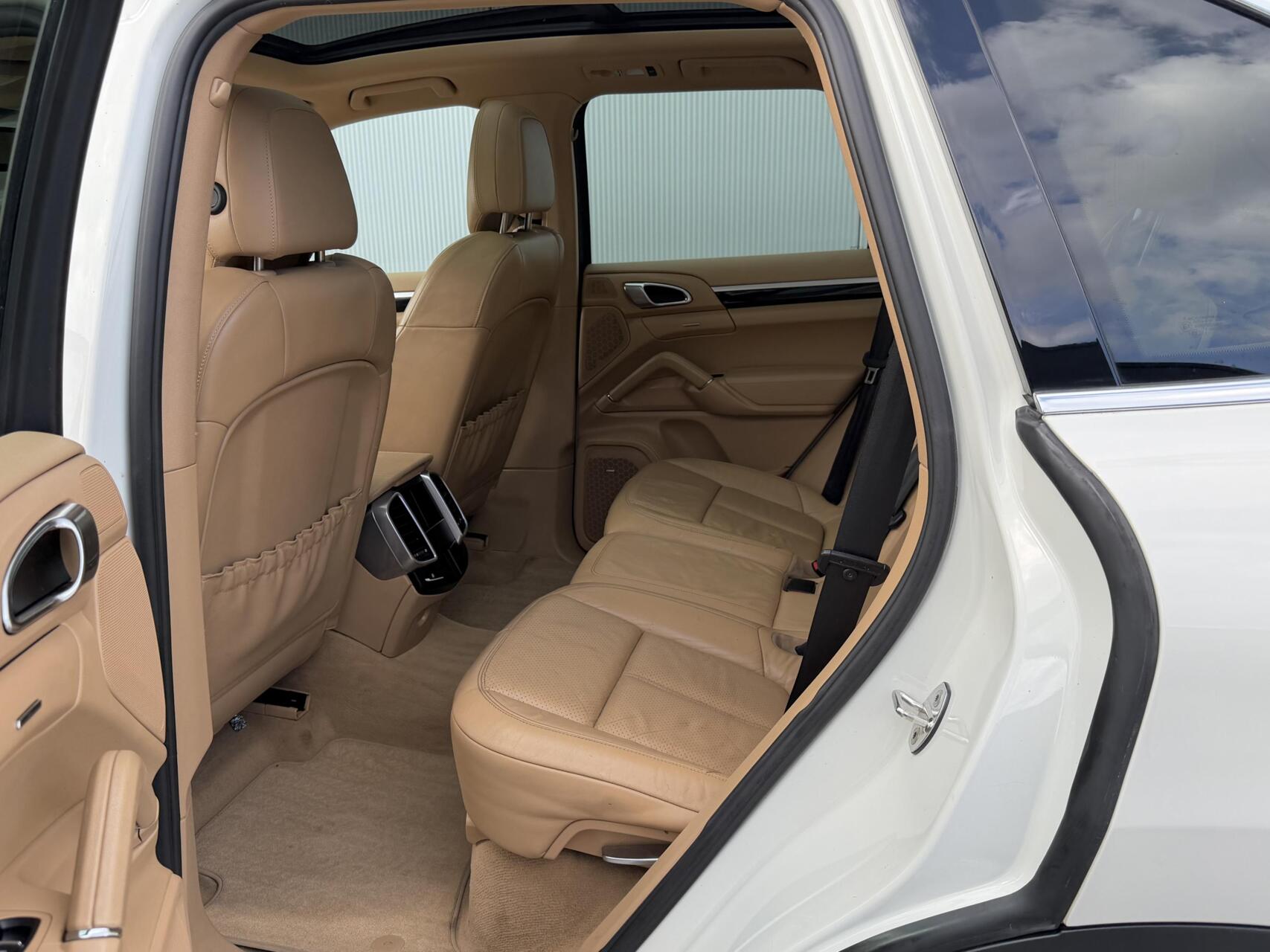 Foto van Porsche Cayenne S Hybrid