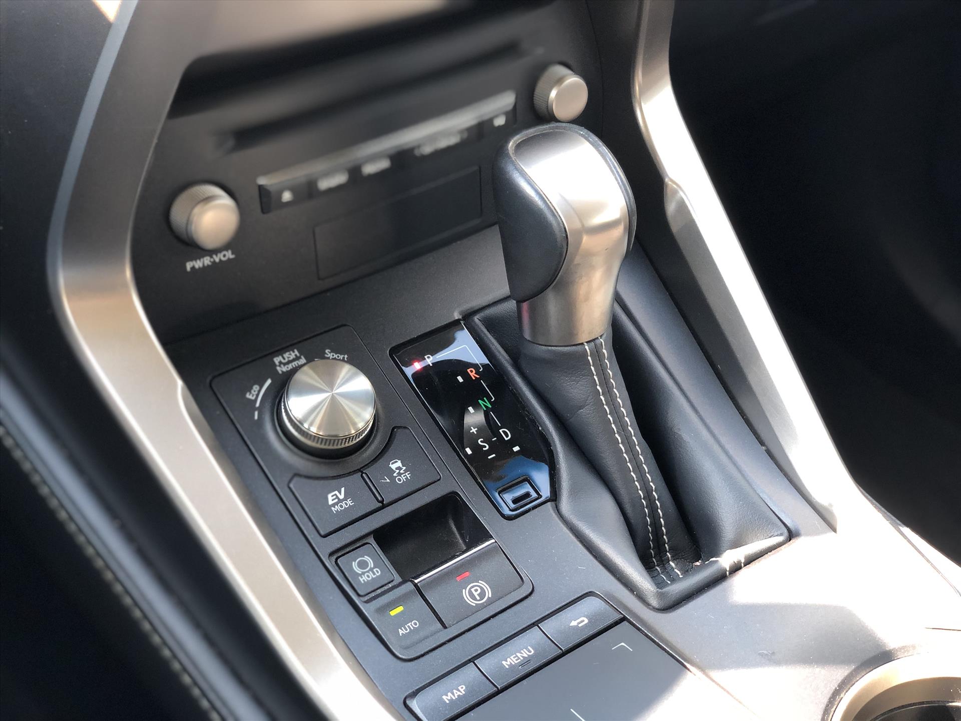 Foto van Lexus Lexus Nx300h