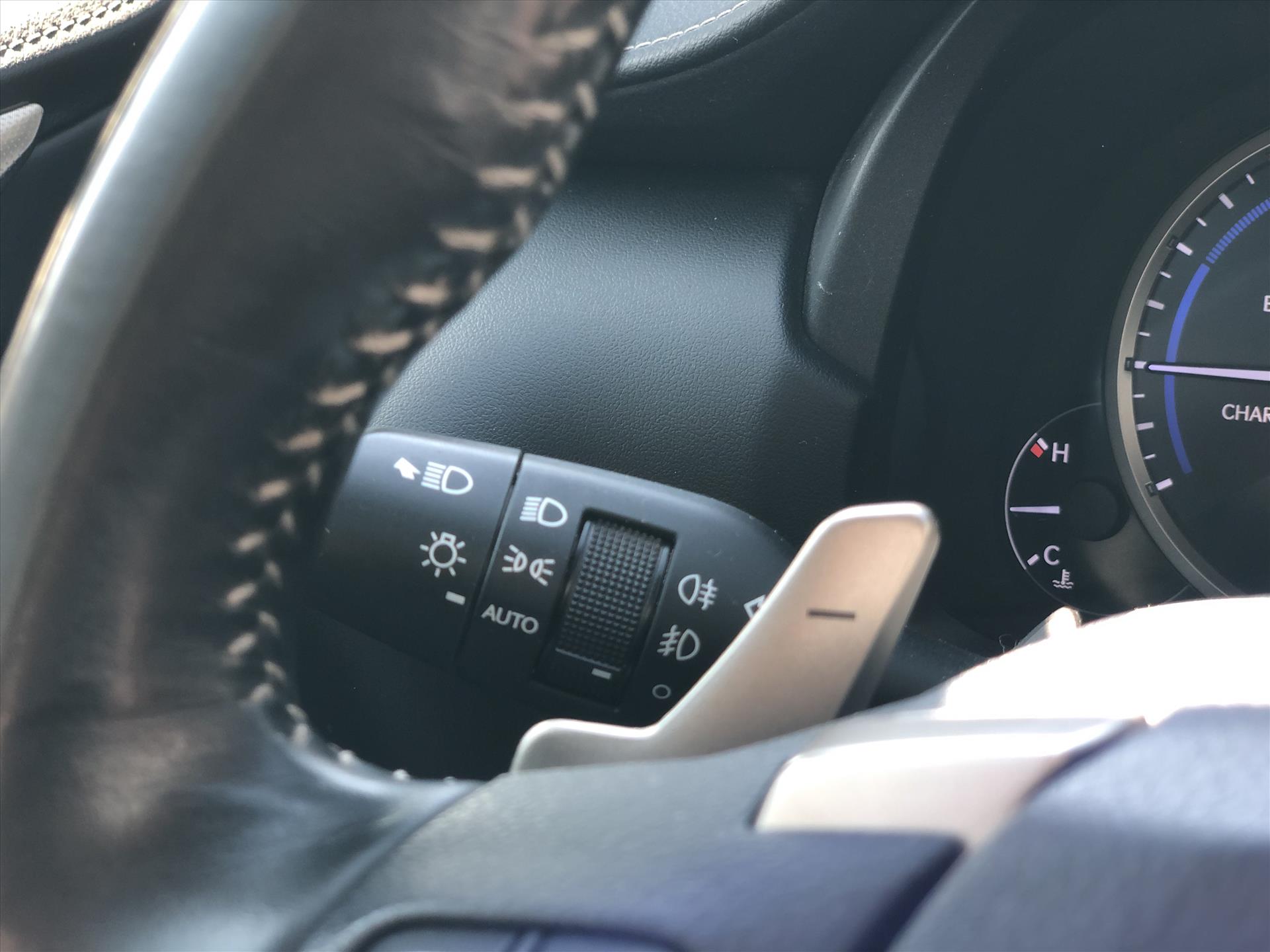 Foto van Lexus Lexus Nx300h