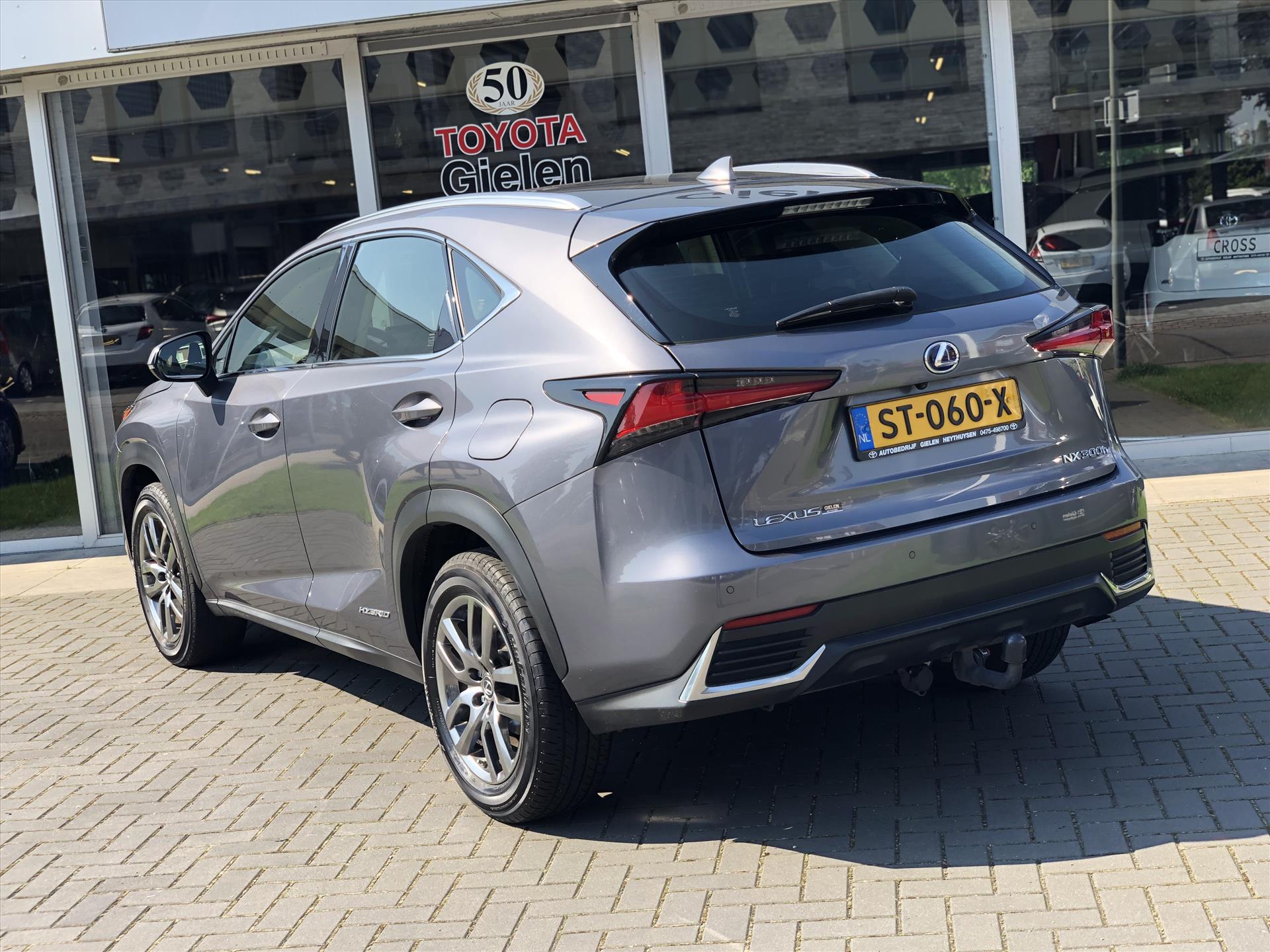 Foto van Lexus Lexus Nx300h