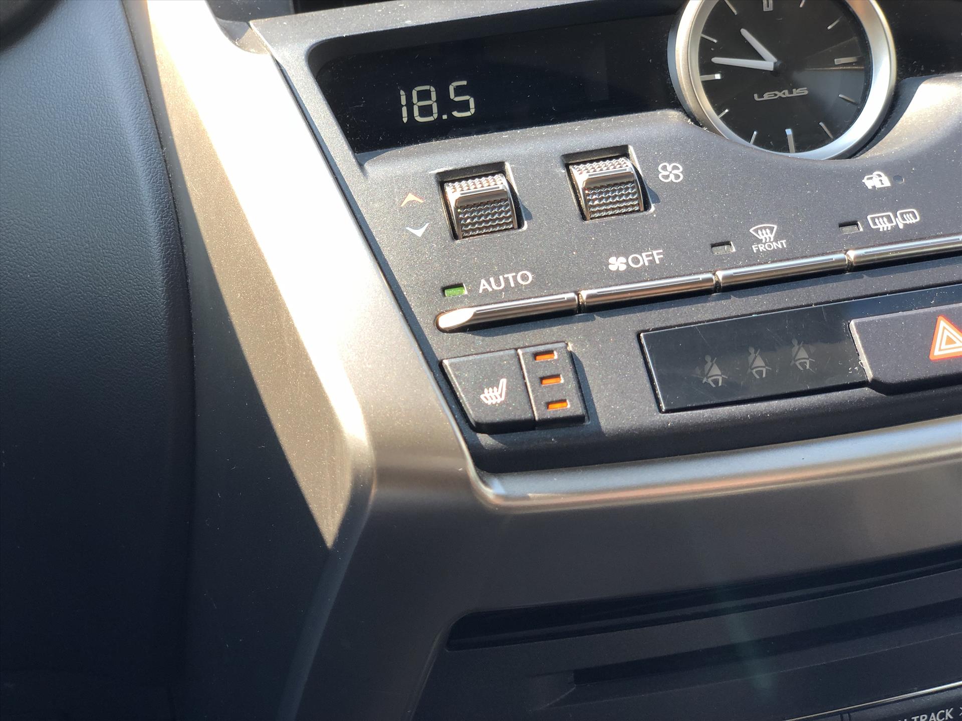 Foto van Lexus Lexus Nx300h