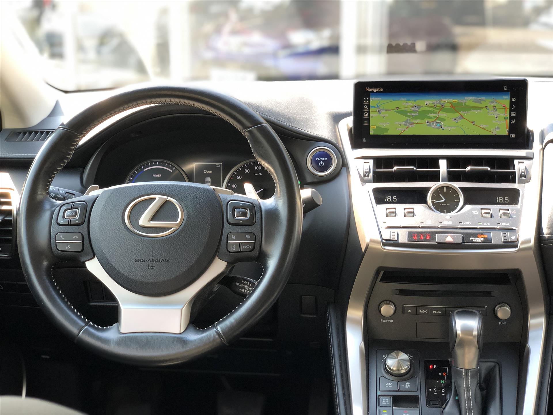 Foto van Lexus Lexus Nx300h