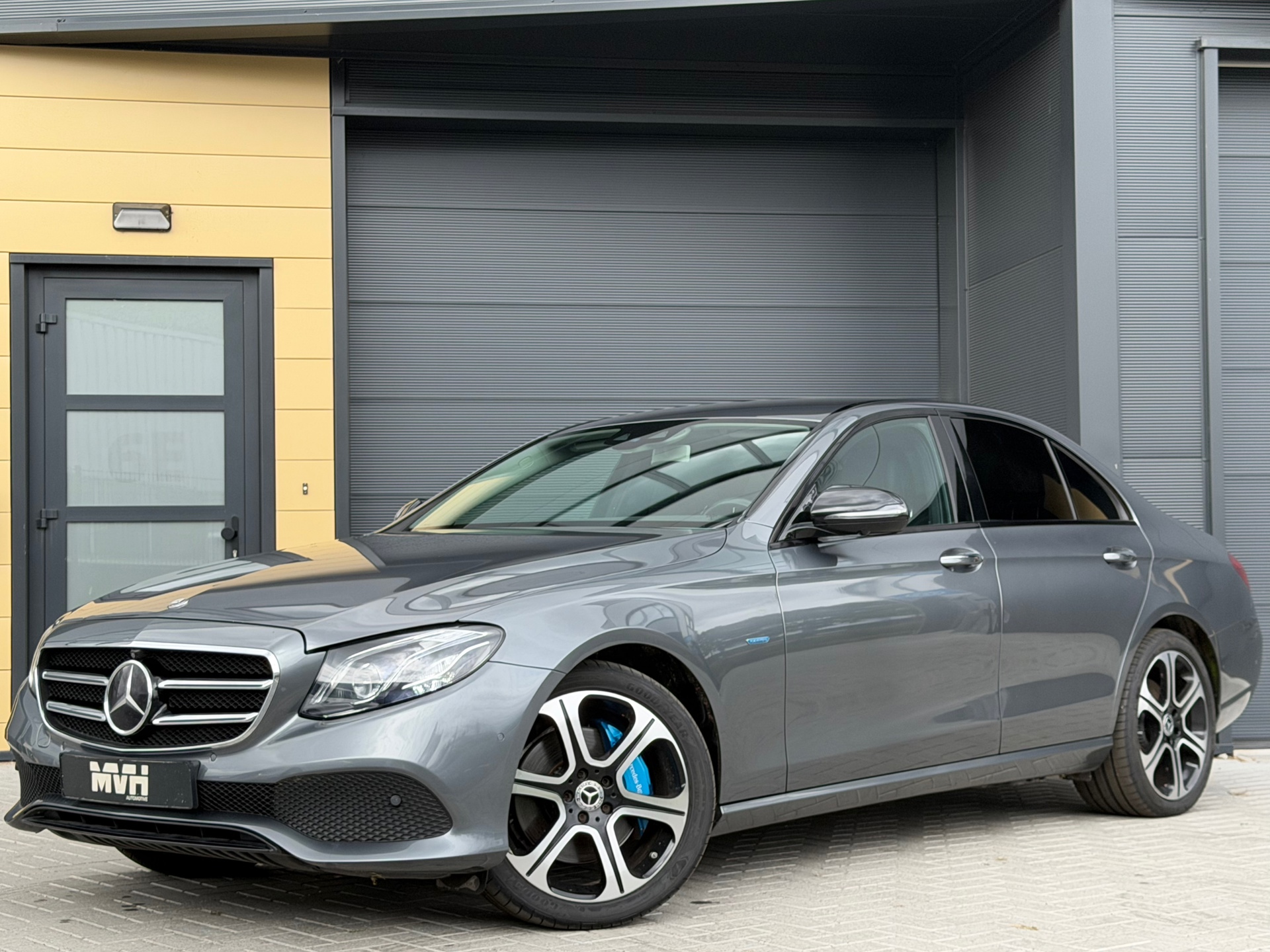 Mercedes-Benz E 350 E 350 e Business Solution AMG - 2017 - Head up - 360 Camera - Ambient - Leder 2017 - voorkant
