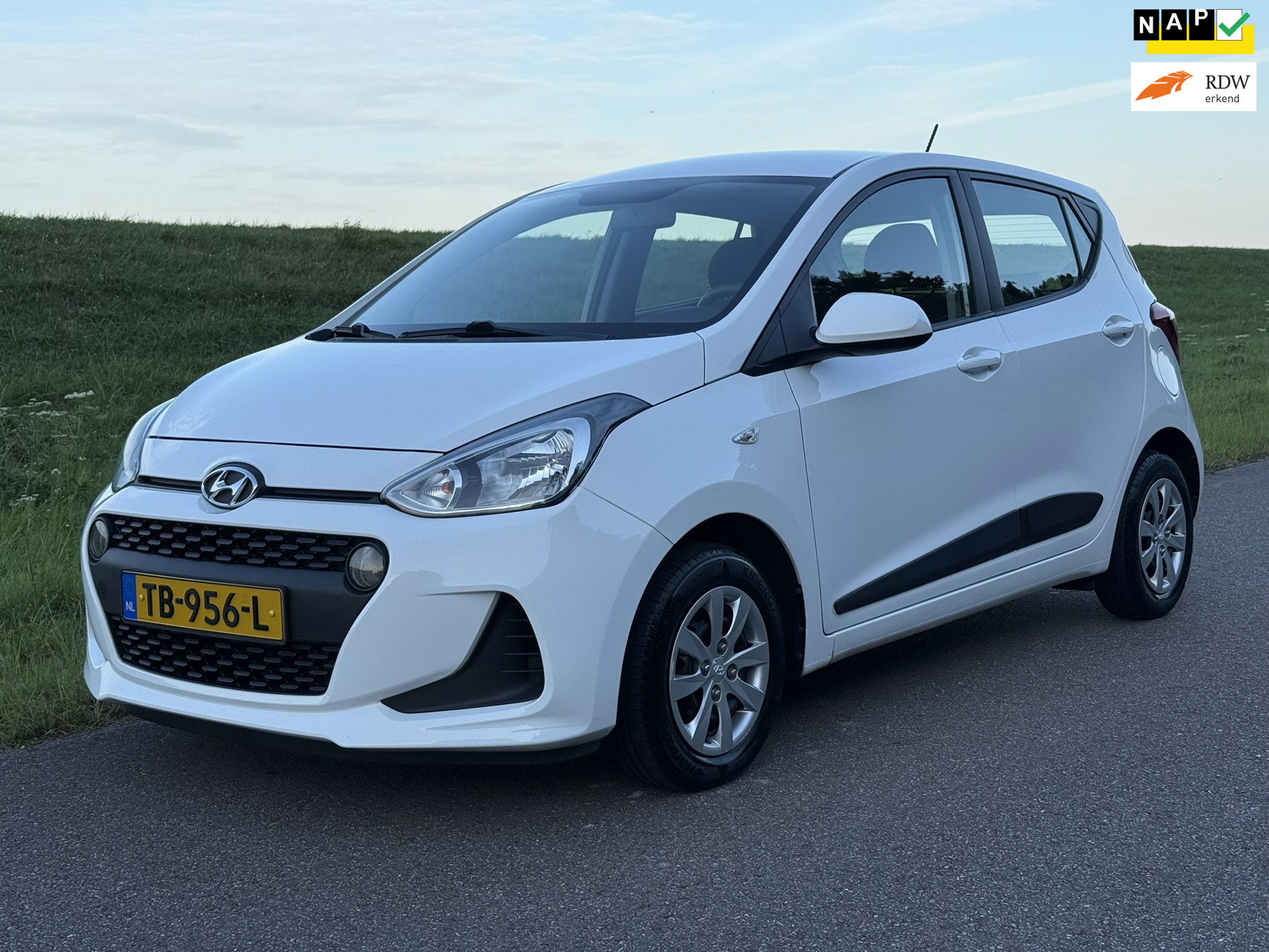 Hyundai I10 1.0i Comfort | Cruise Control | Apple Carplay | Airco | NAP 2018 - voorkant