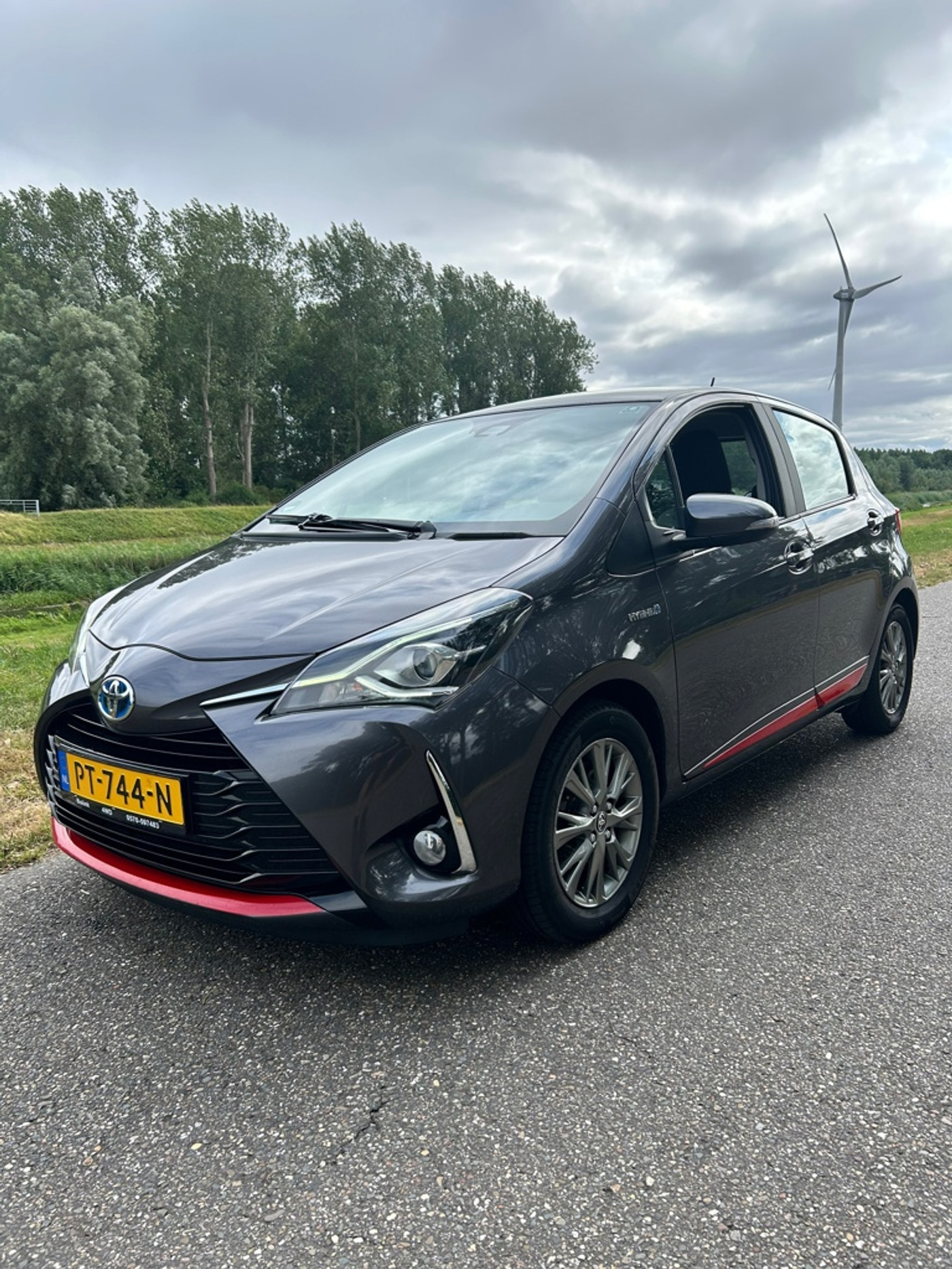 Toyota Toyota Yaris Hybrid 1.5 Hybrid Design 2017 - voorkant