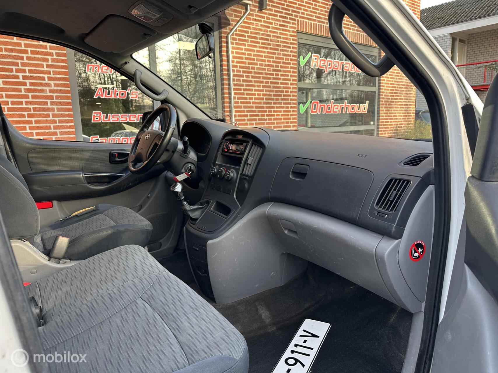 Foto van Hyundai H-1