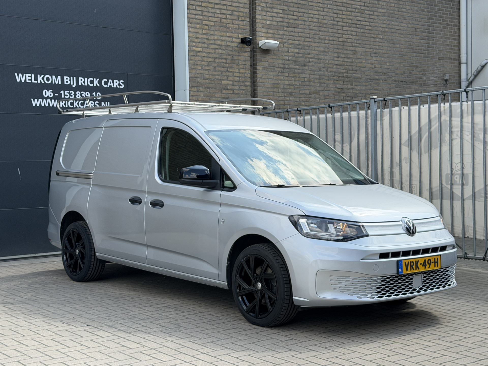 Foto van Volkswagen Caddy Modified Partition Wall