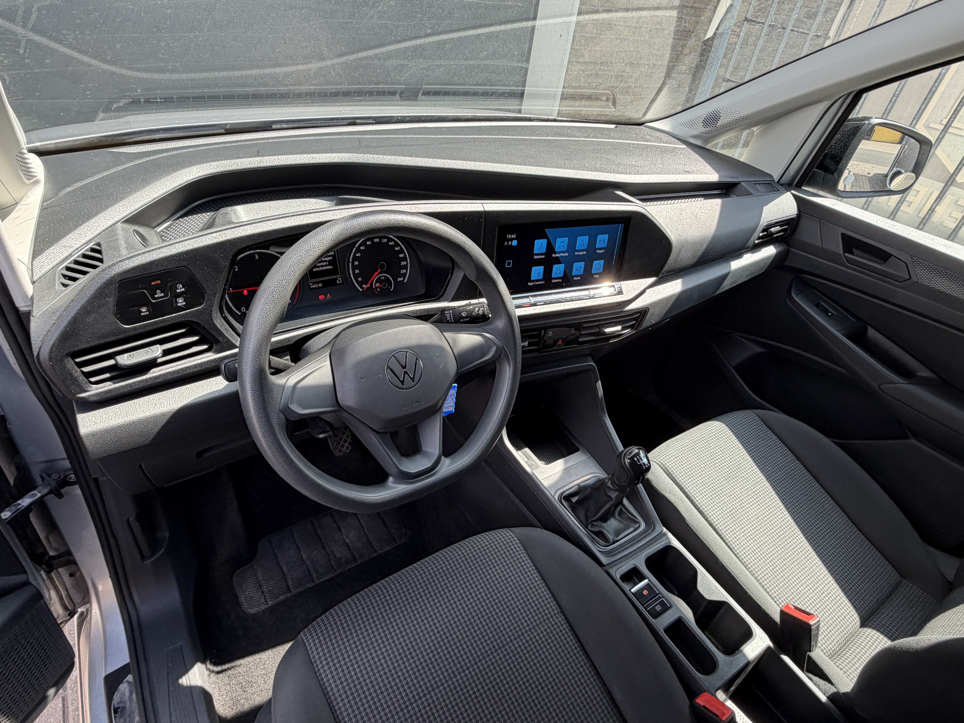 Foto van Volkswagen Caddy Modified Partition Wall