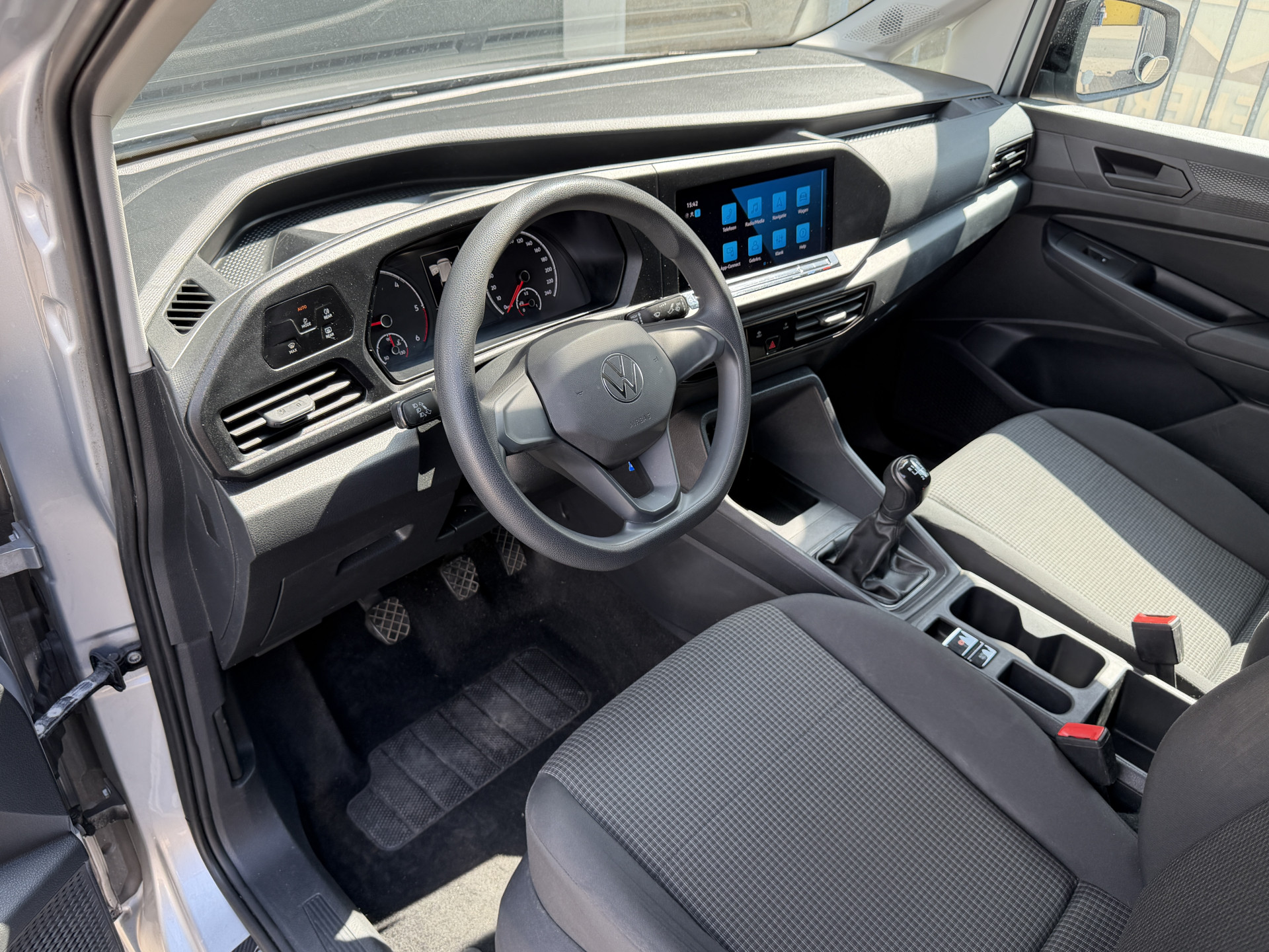 Foto van Volkswagen Caddy Modified Partition Wall