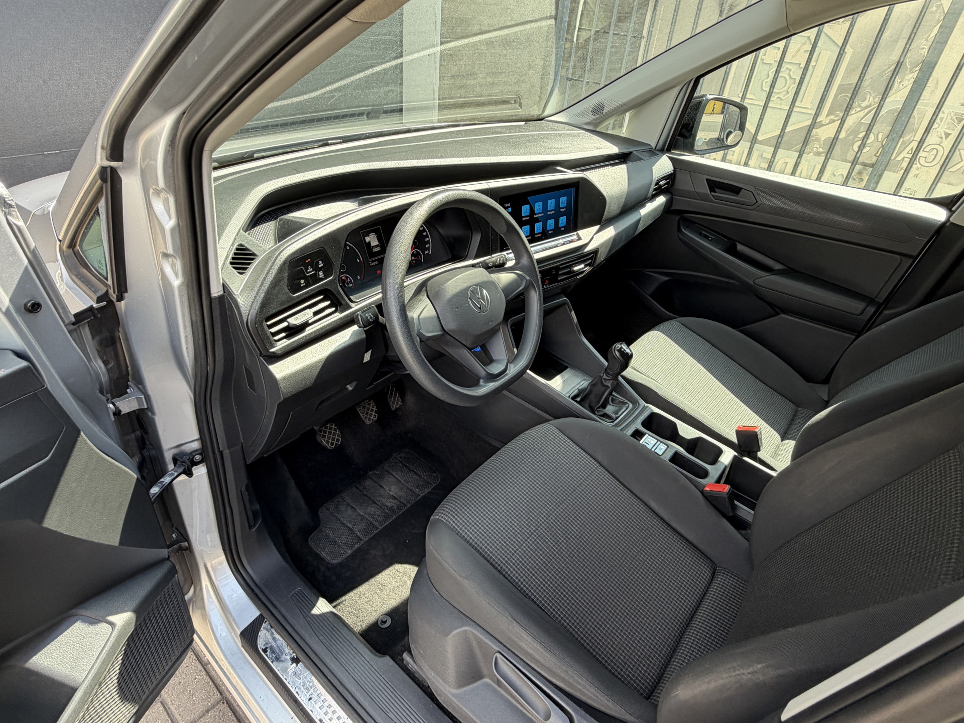 Foto van Volkswagen Caddy Modified Partition Wall