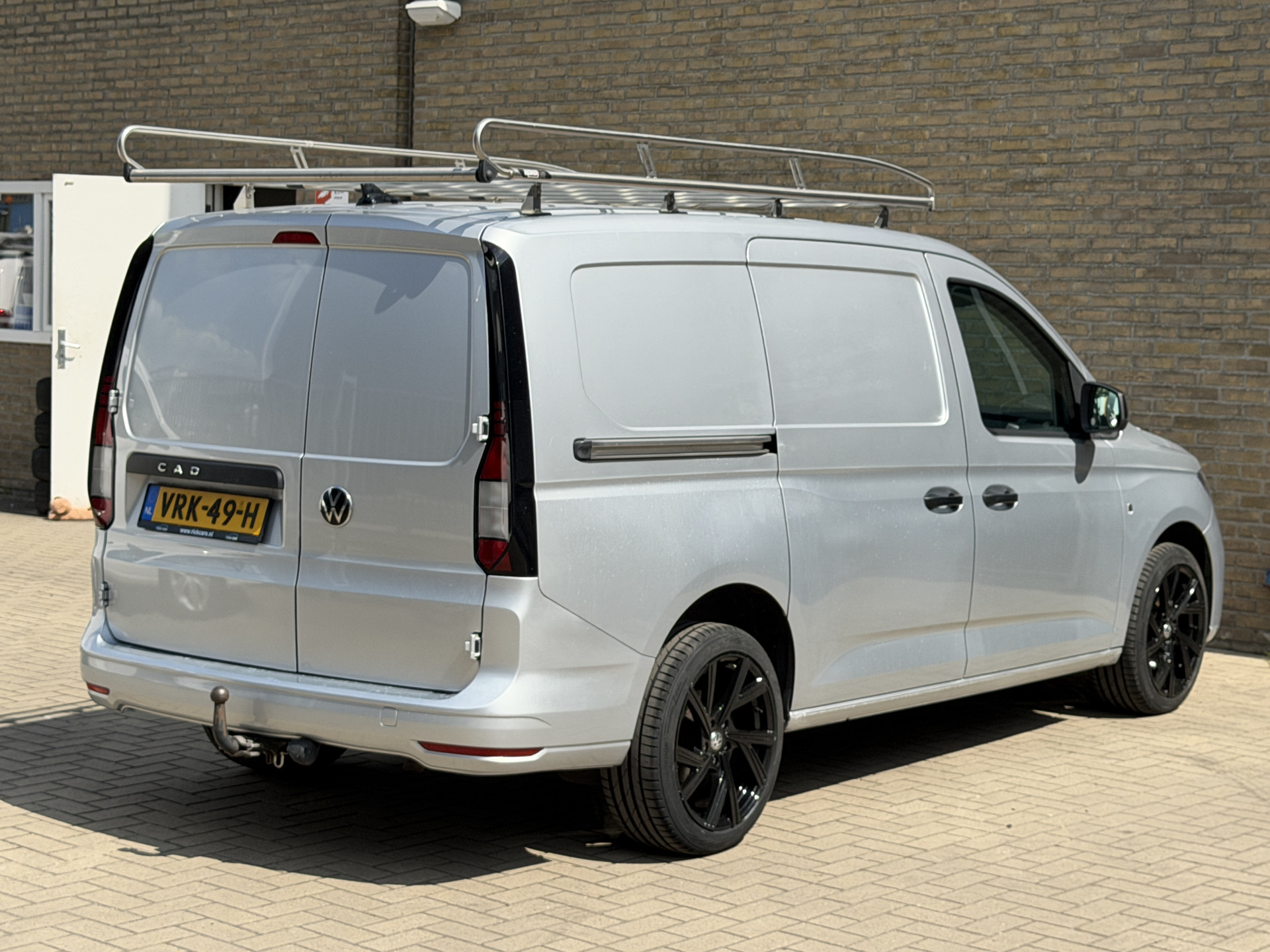 Foto van Volkswagen Caddy Modified Partition Wall