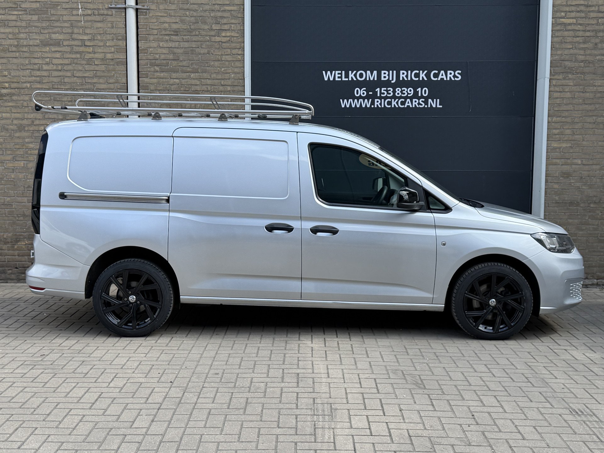 Foto van Volkswagen Caddy Modified Partition Wall