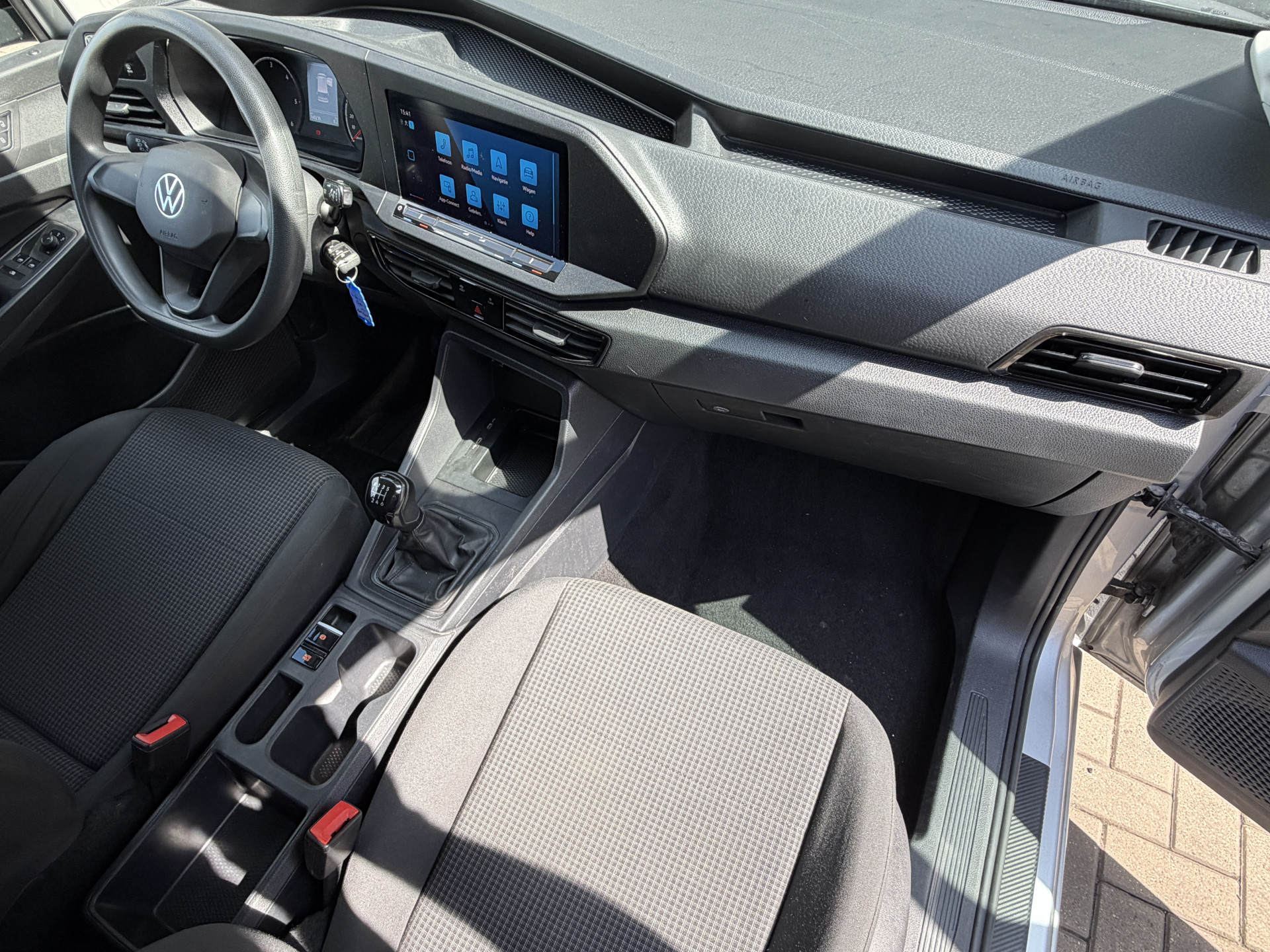 Foto van Volkswagen Caddy Modified Partition Wall
