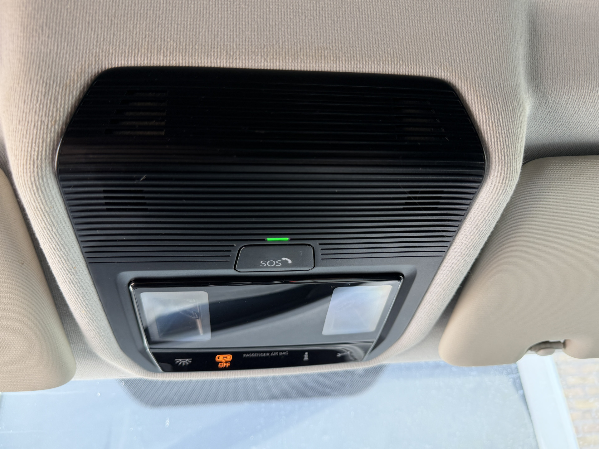 Foto van Volkswagen Caddy Modified Partition Wall