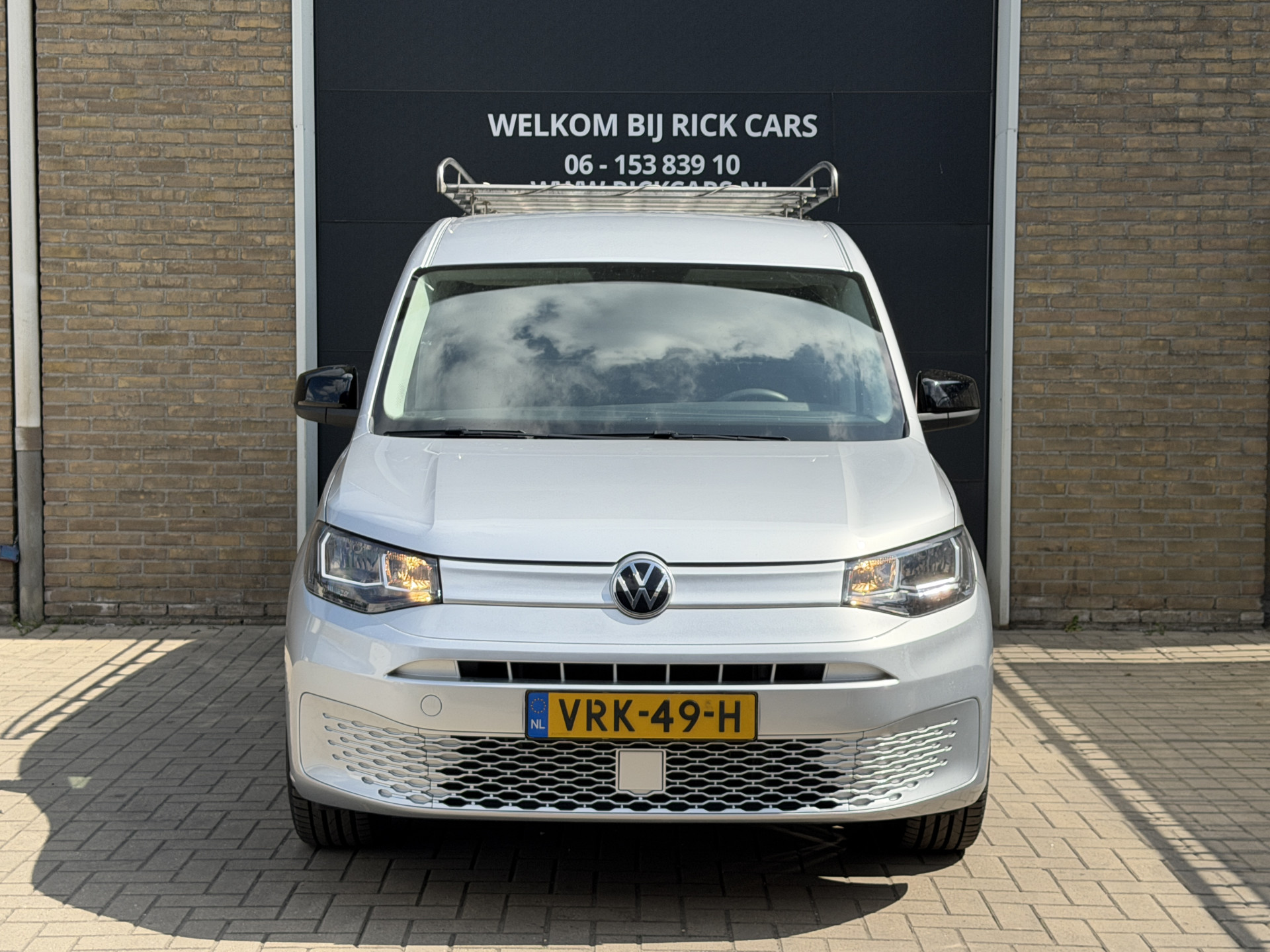 Foto van Volkswagen Caddy Modified Partition Wall