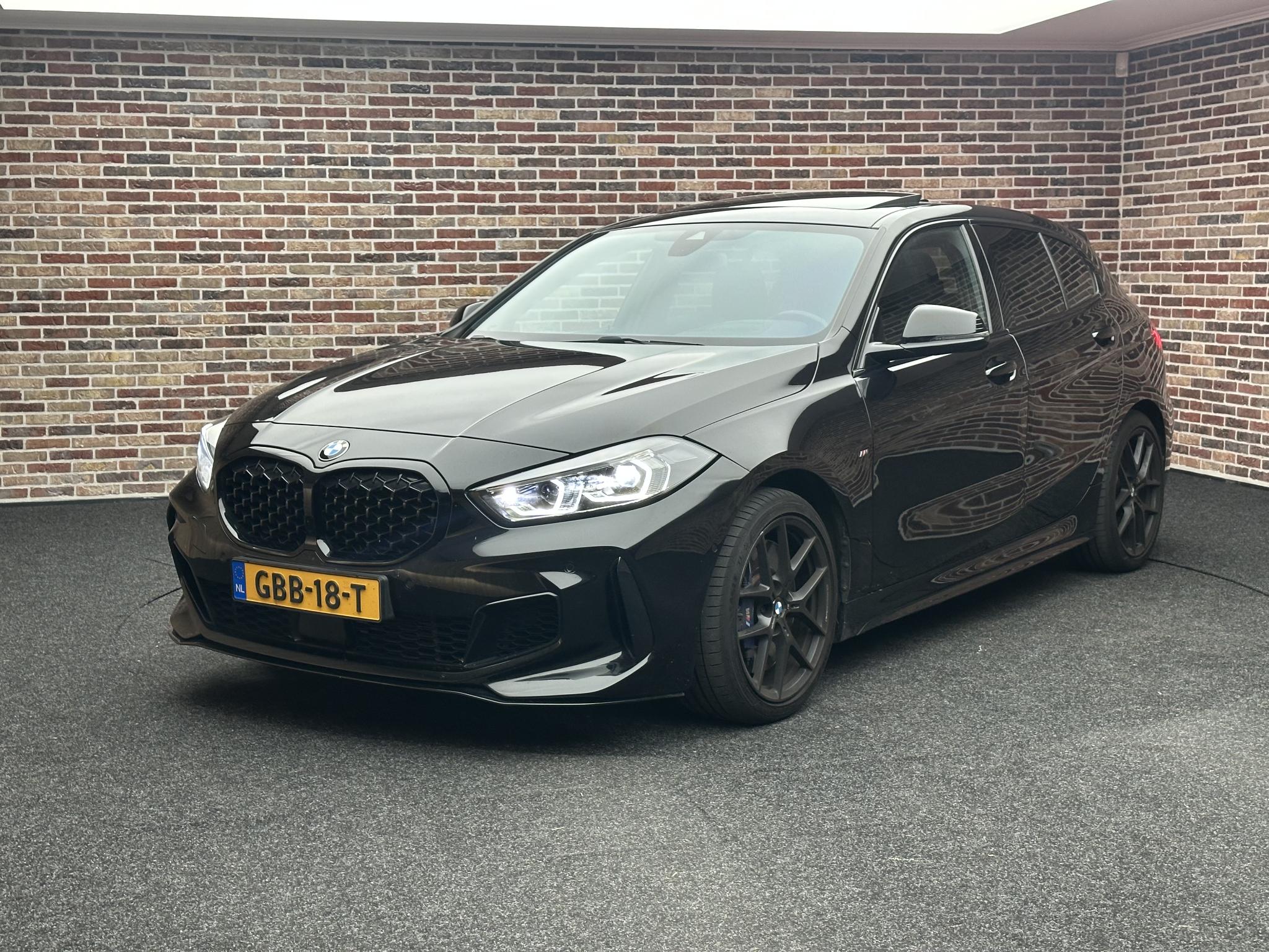 Foto van BMW M135i xDrive