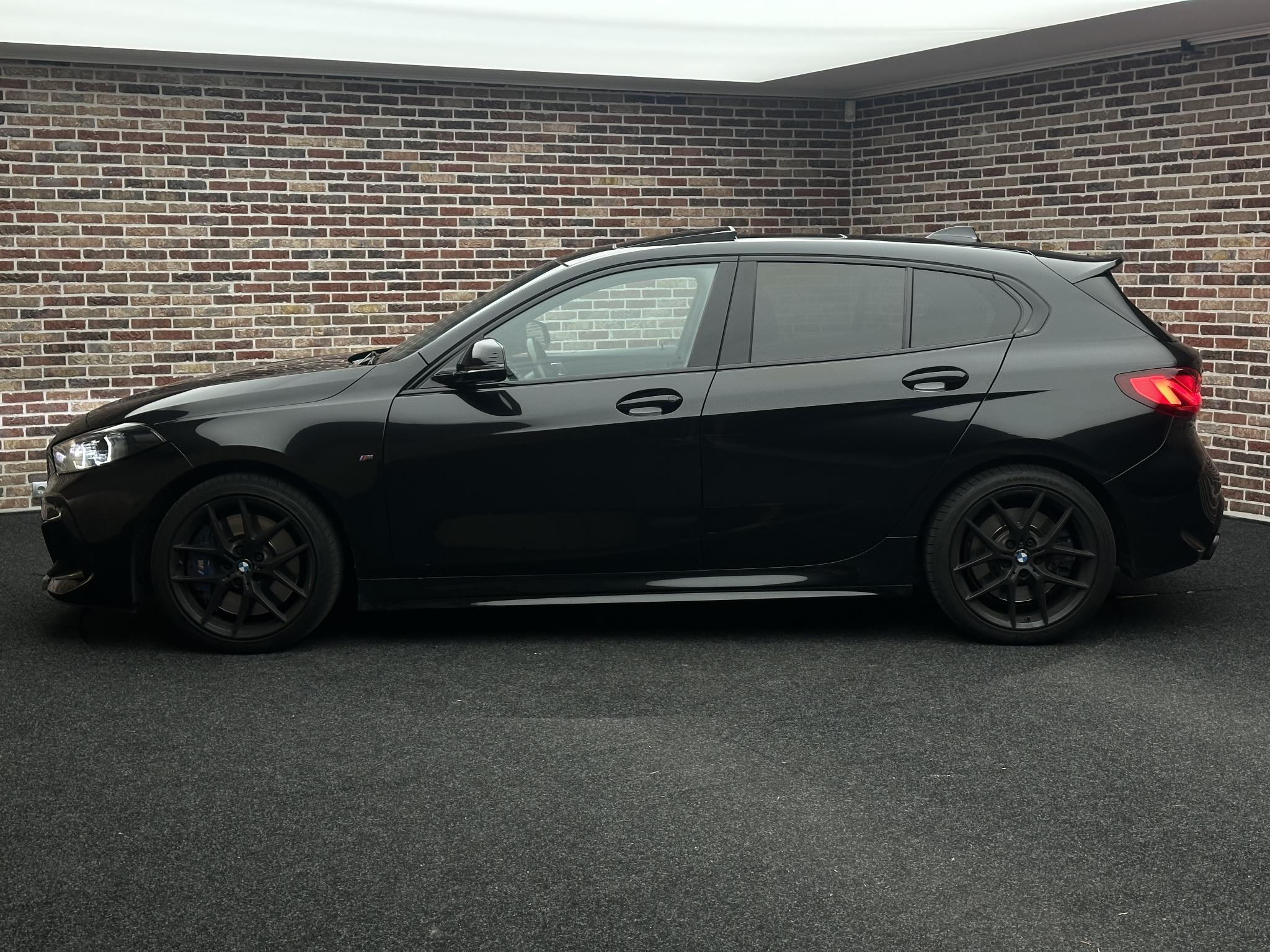 Foto van BMW M135i xDrive