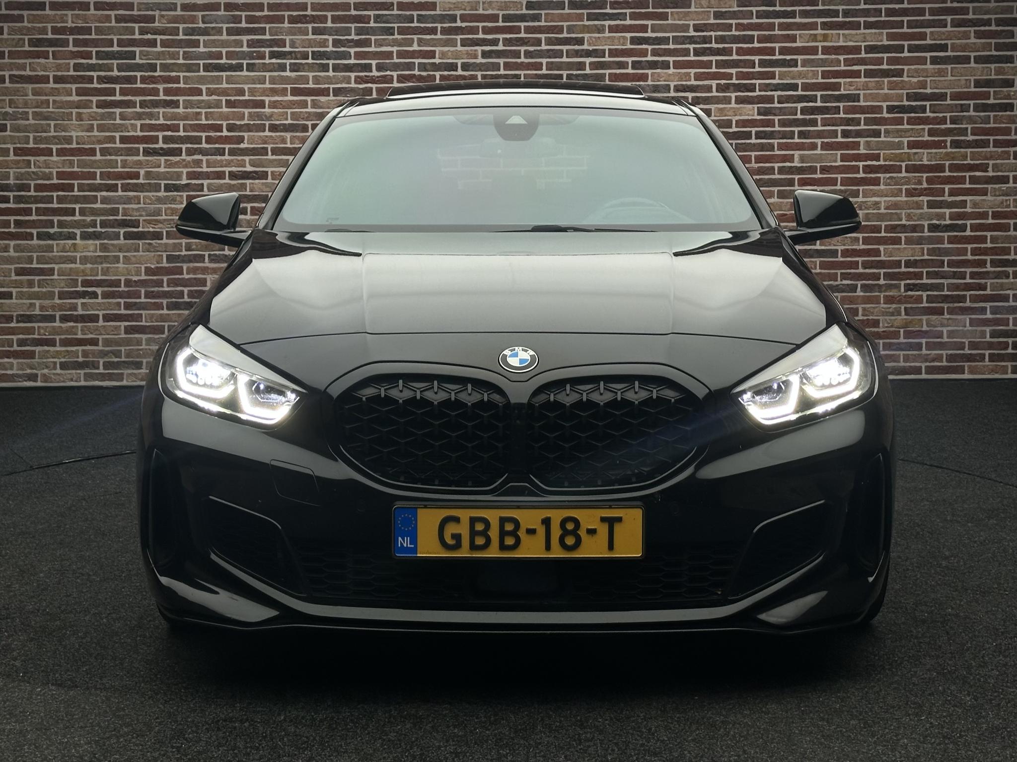Foto van BMW M135i xDrive
