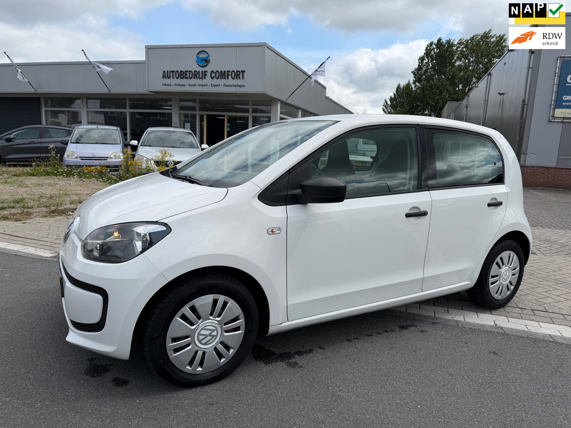Volkswagen Up 1.0 take up! BlueMotion. • AIRCO IJSKOUD • 2014 - voorkant