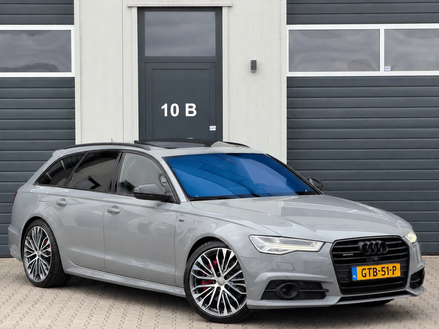 Audi A6 Avant 3.0 TDI BiT quattro Competition / B&O / Nardo 2015 - voorkant