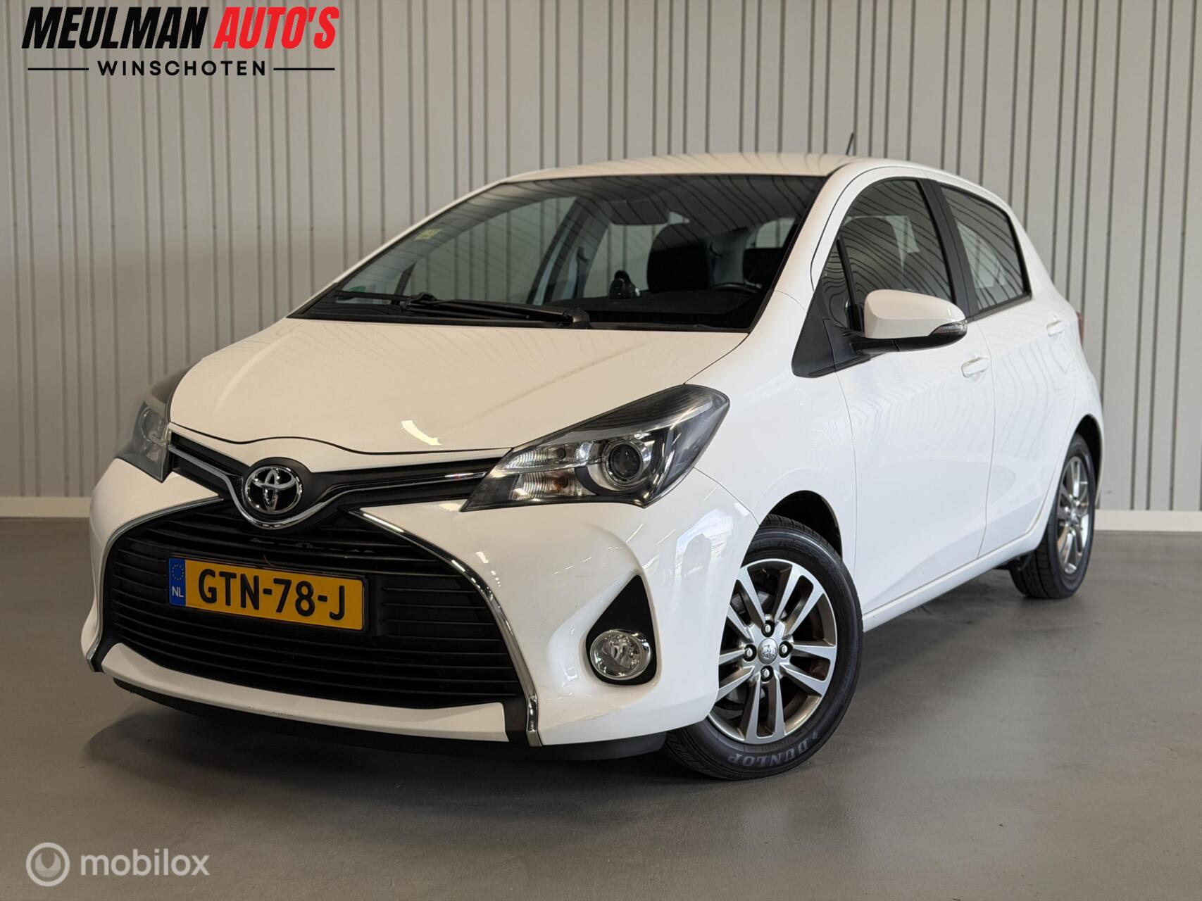 Toyota Toyota Yaris 1.0 VVT-i Lease Bi-Tone 2015 - voorkant