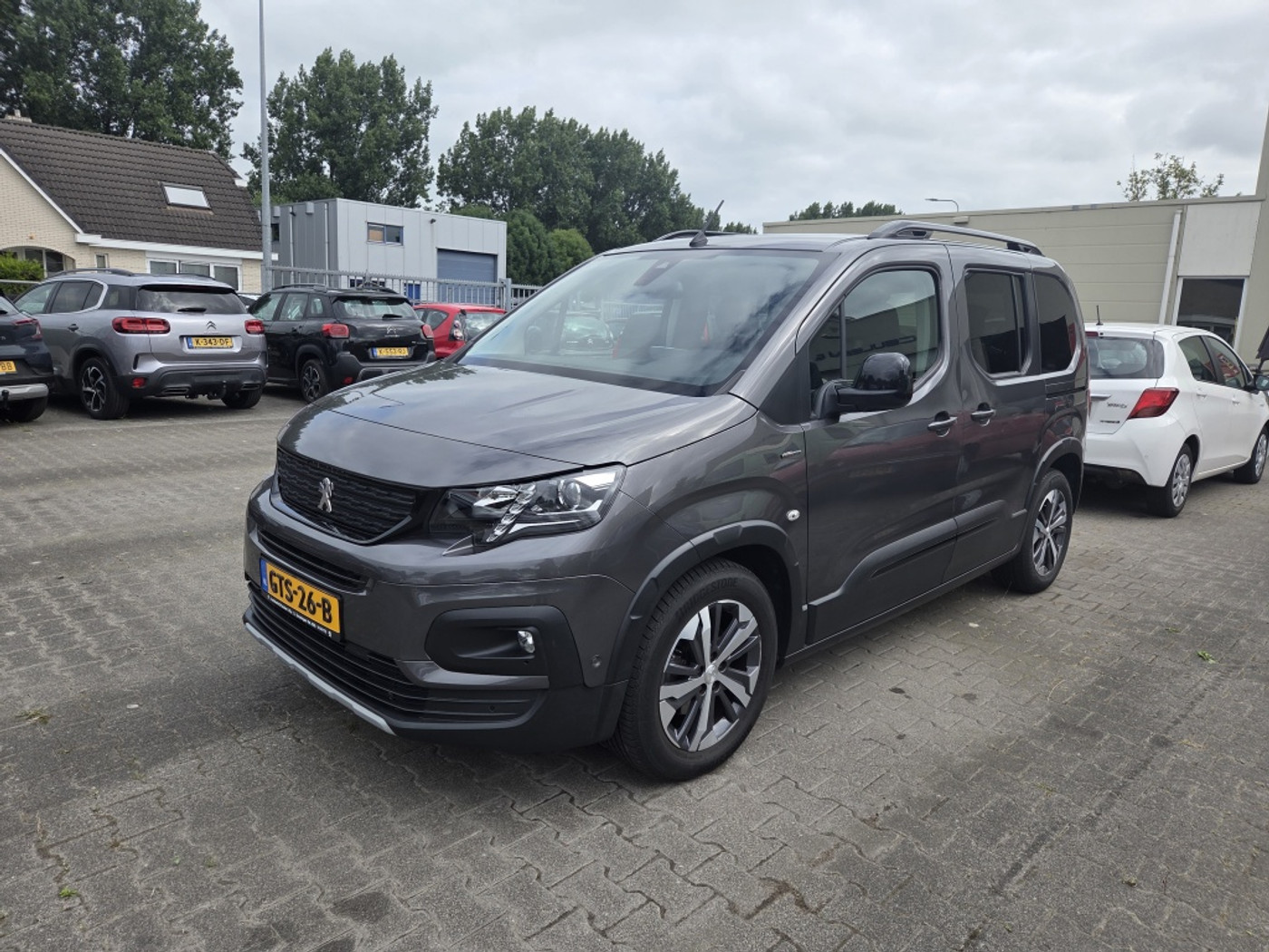 Peugeot Rifter 1.2 Puretech GT | Panorama dak | Trekhaak | Navigatie | complete auto 2019 - voorkant