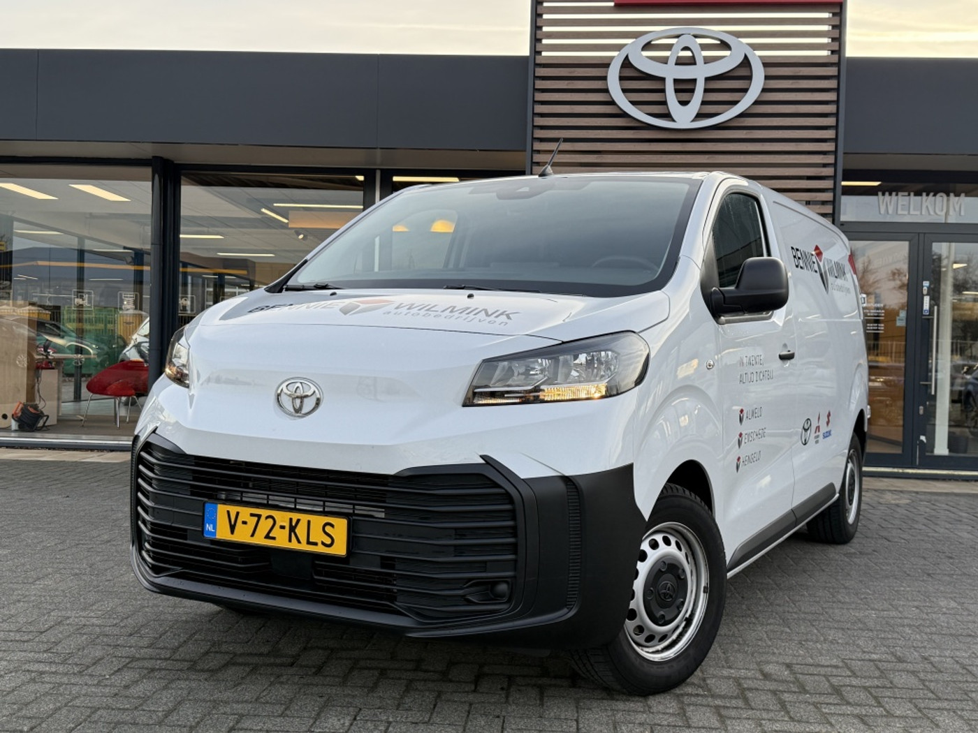 Toyota Proace 2.0 D-4D 145PK Challenger 2024 - voorkant