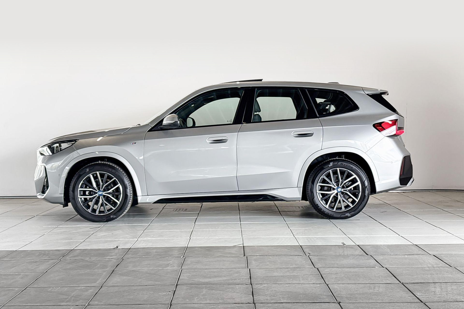 Foto van BMW Ix1 Edrive20