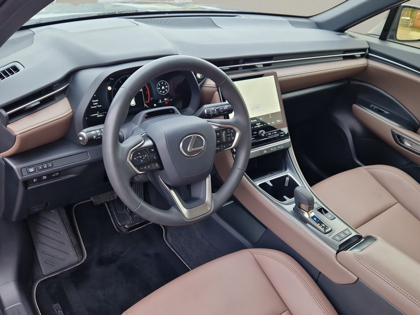 Foto van Lexus Lexus LBX