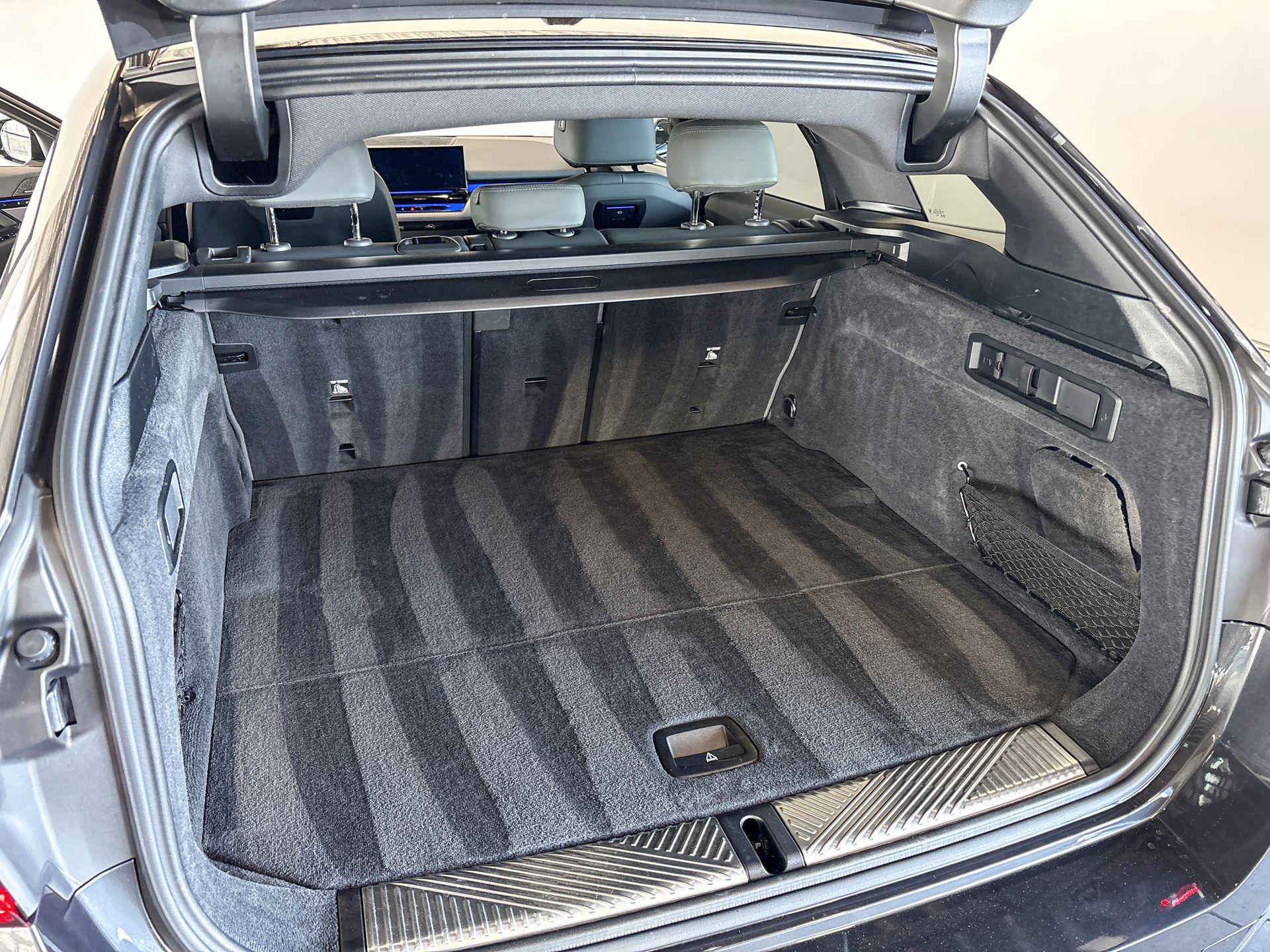 Foto van BMW 550e xDrive