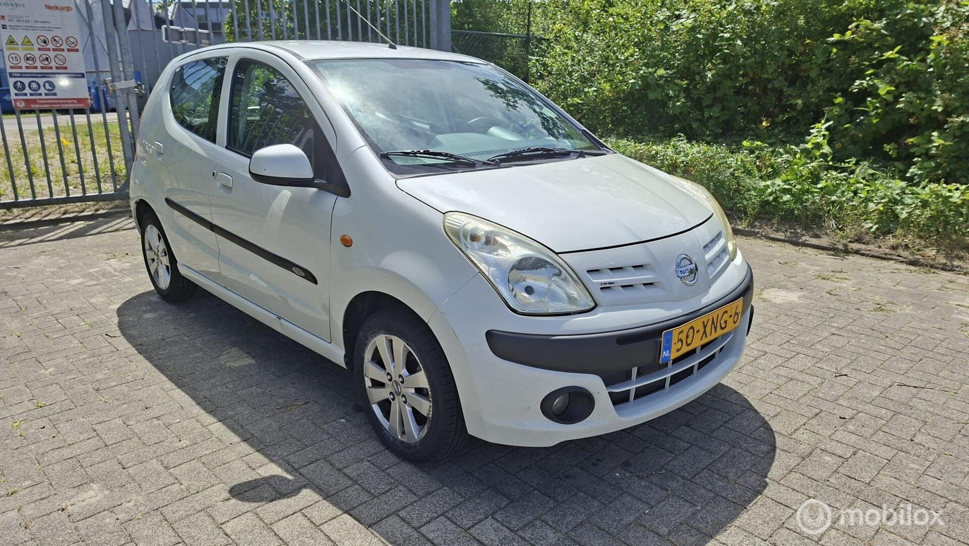 Nissan Nissan Pixo 1.0 Acenta 2012 - voorkant