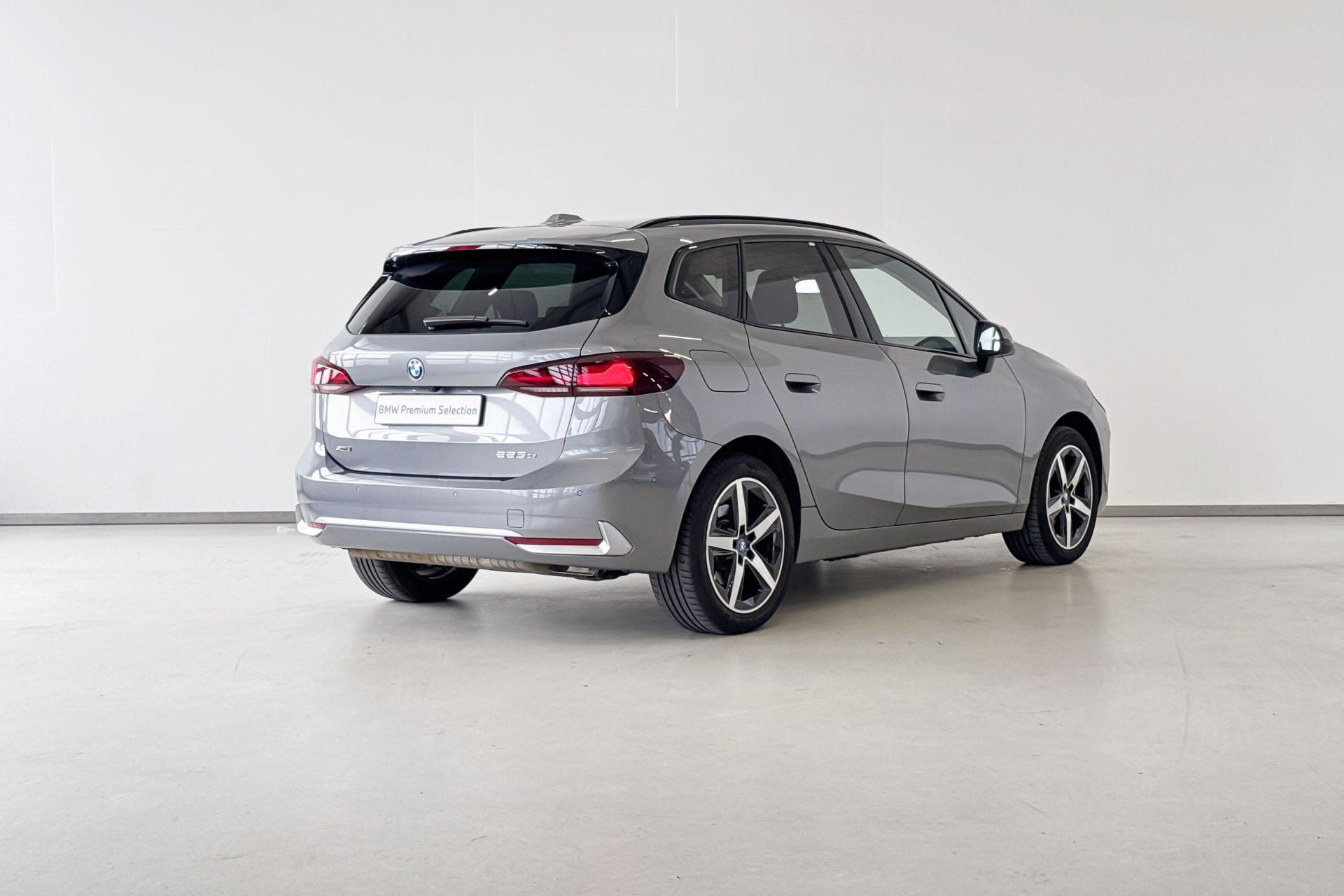 Foto van BMW 225e xDrive Active Tourer