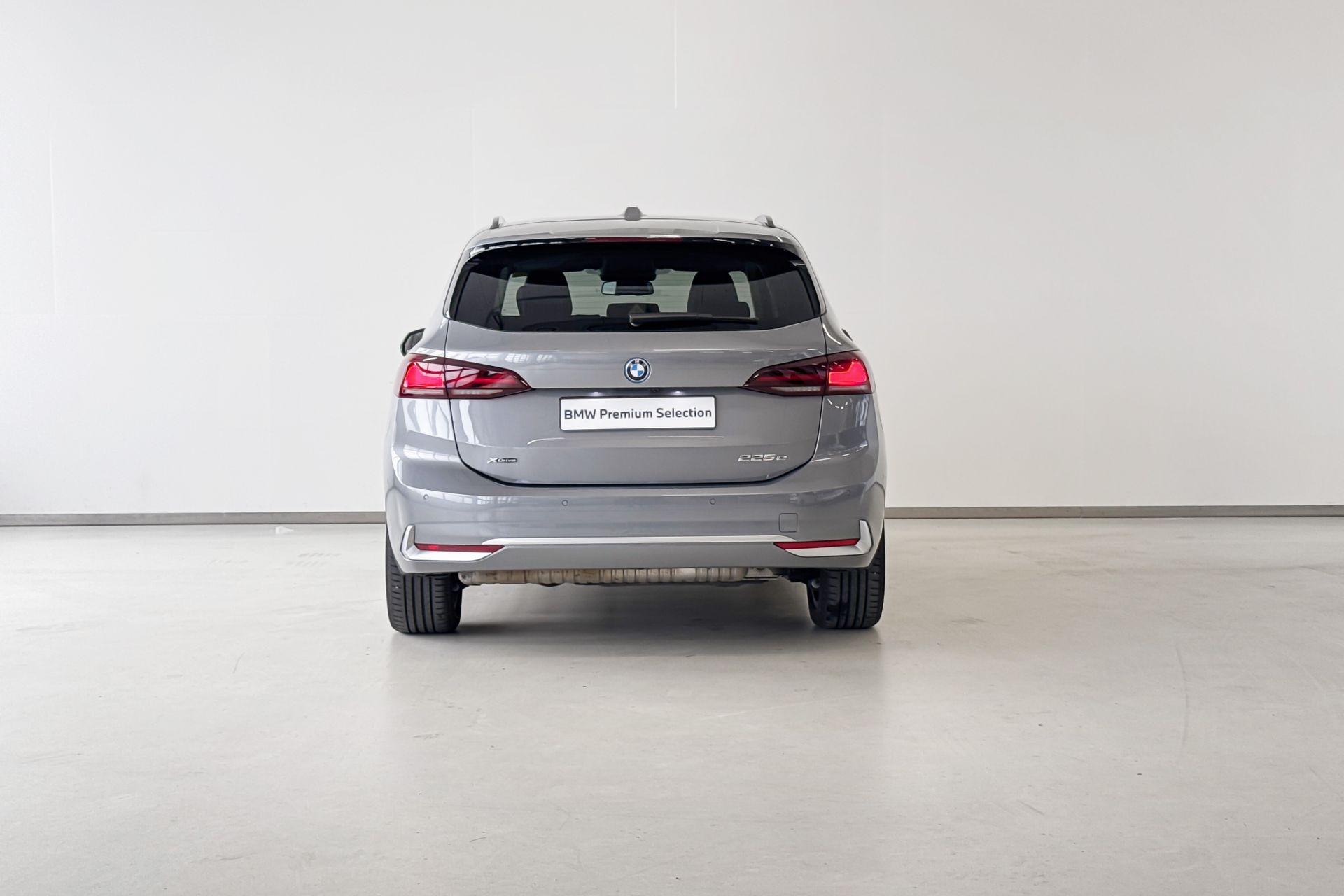Foto van BMW 225e xDrive Active Tourer