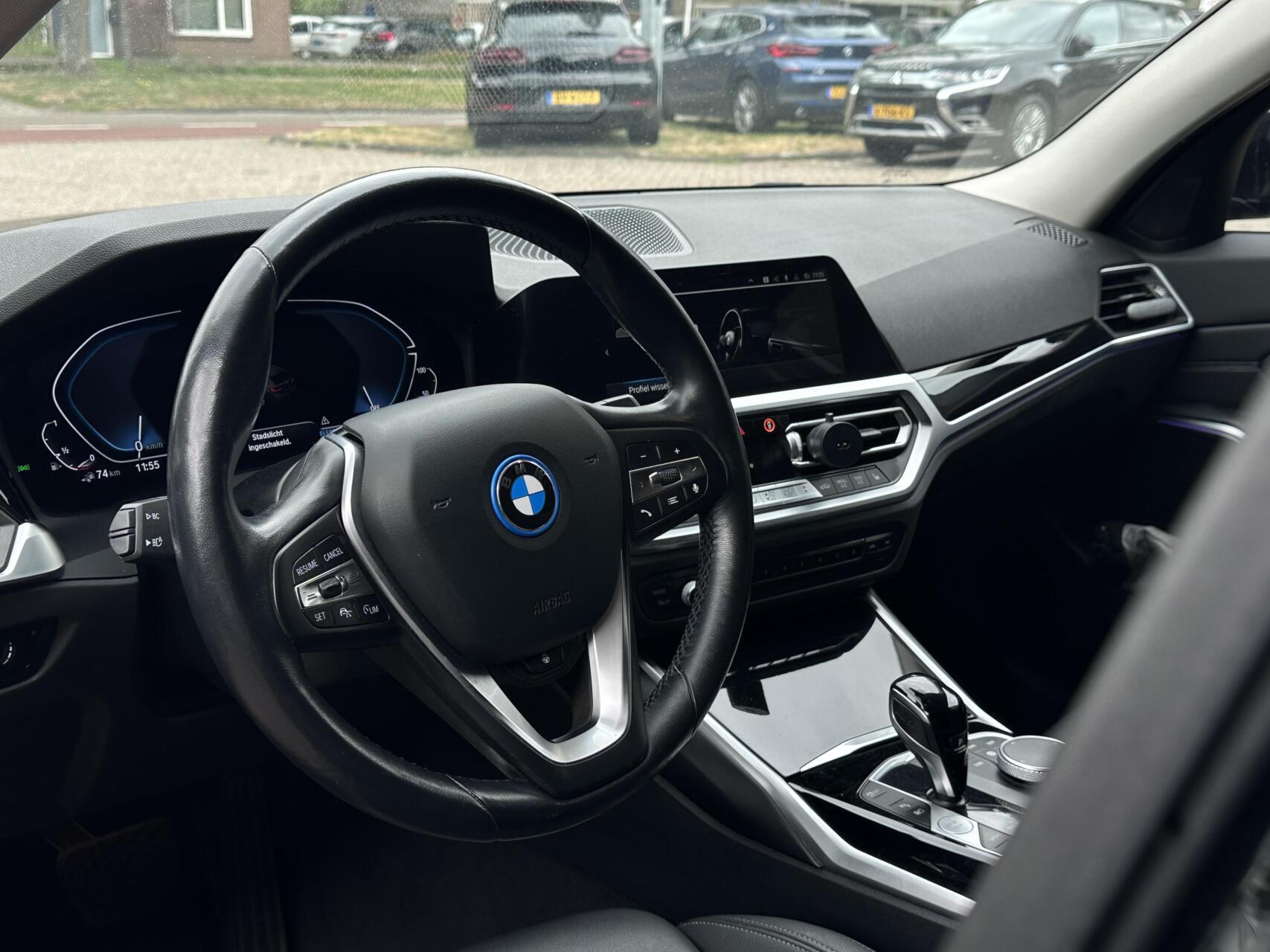 Foto van BMW 330e