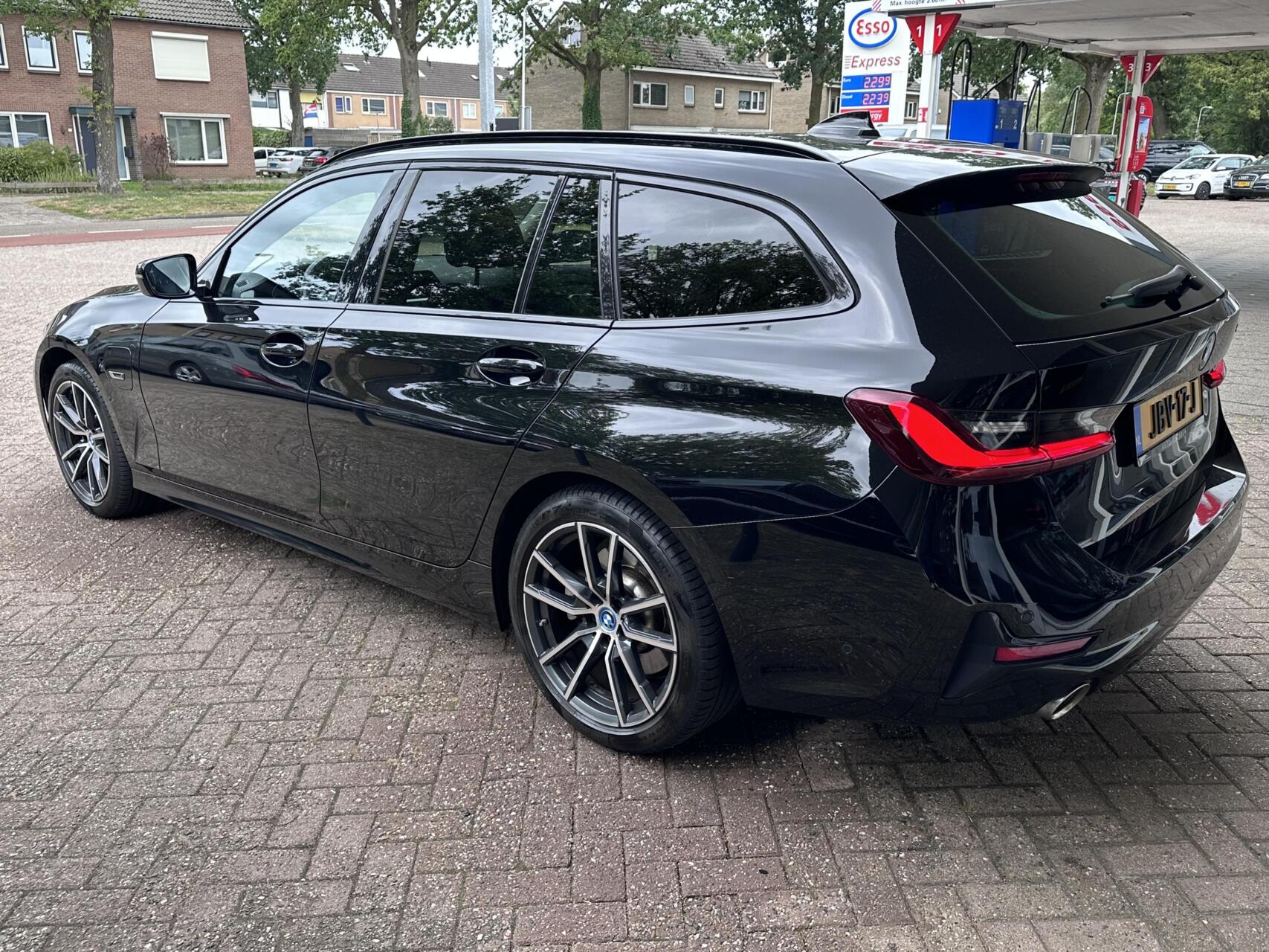 Foto van BMW 330e